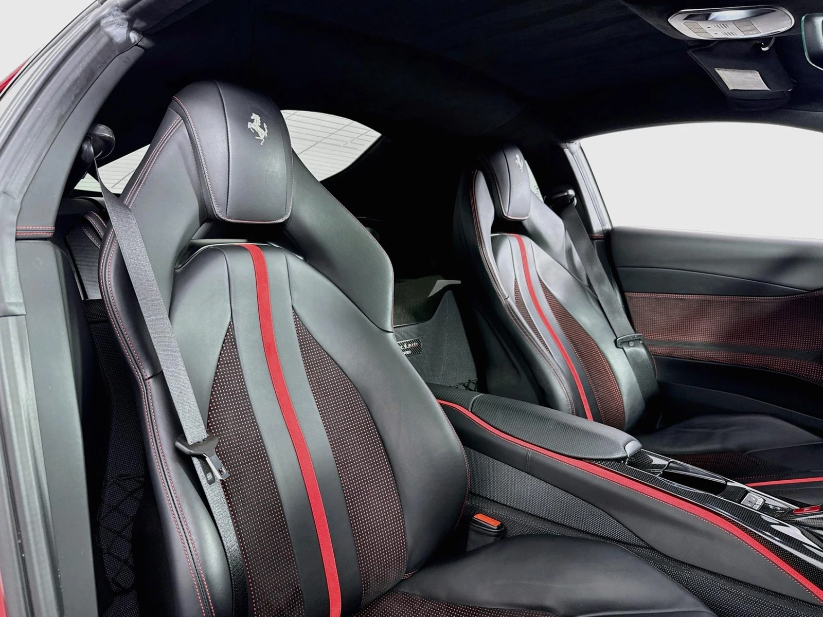 2020 Ferrari 812 Superfast, 28/30