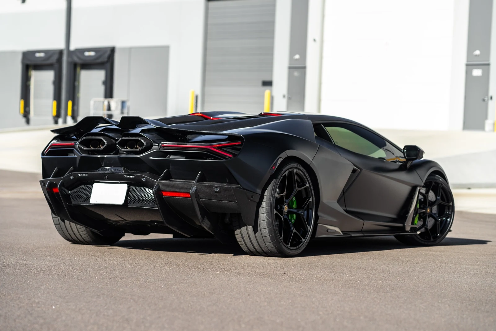 2025 Lamborghini Revuelto, 2/30