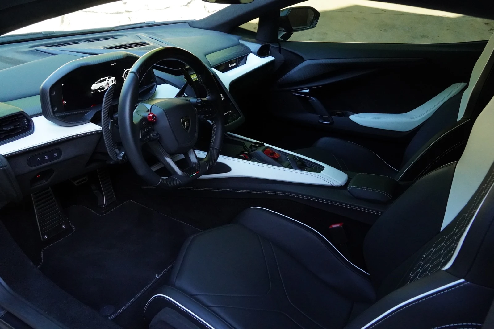 2024 Lamborghini Revuelto, 24/30
