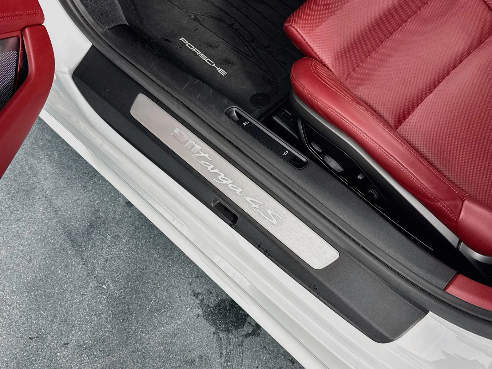2021 Porsche 911 (992.1) Targa 4S, 17/30