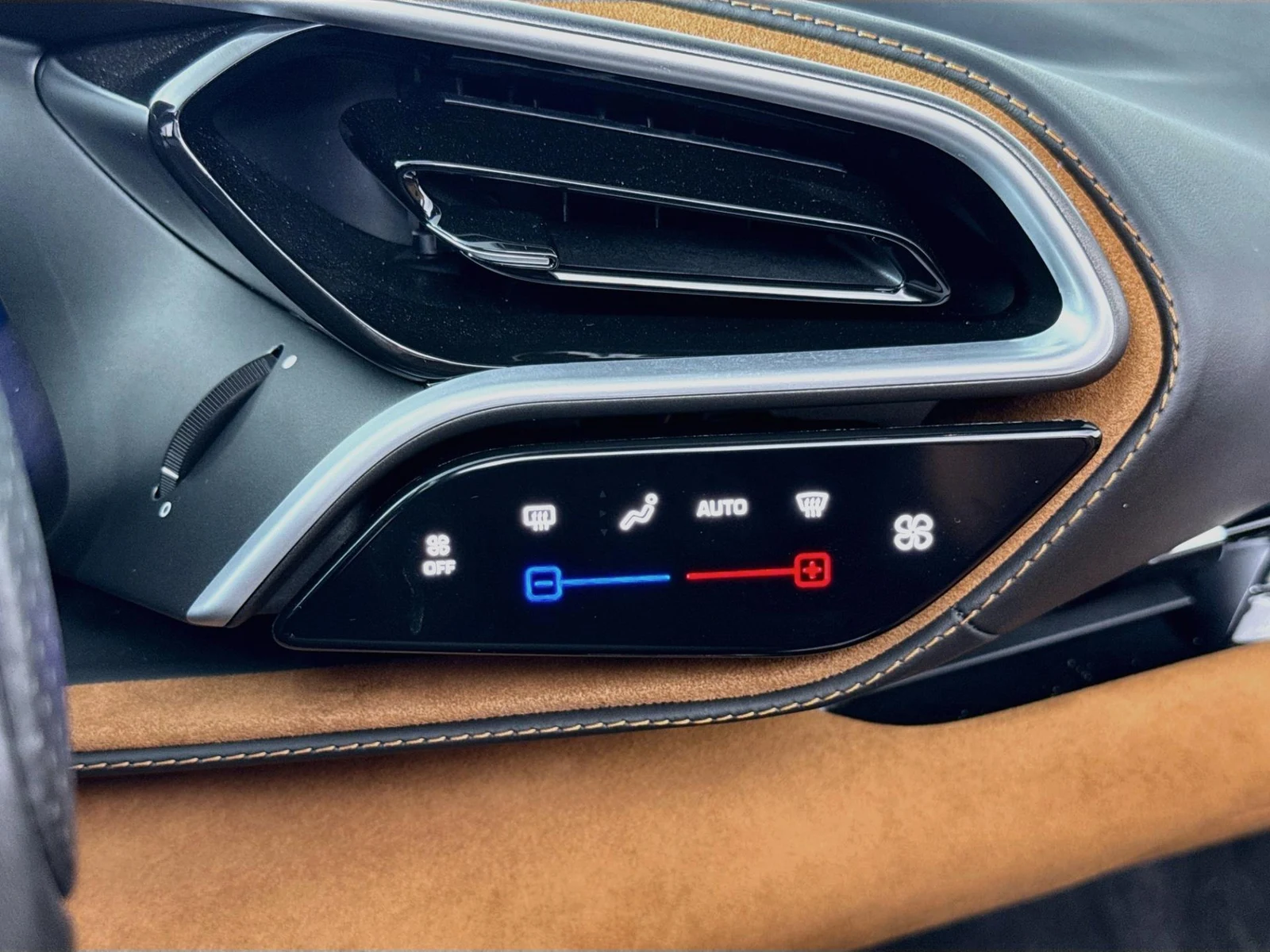 2024 Ferrari 296 GTS, 7/30