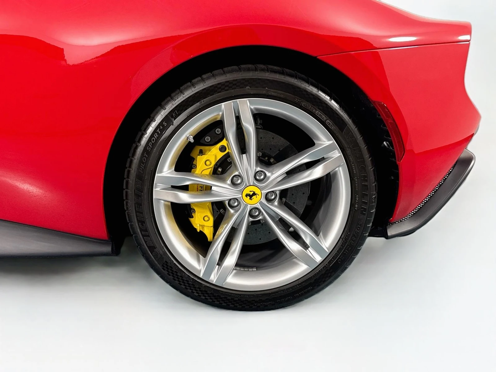 2024 Ferrari 296 GTS, 12/30