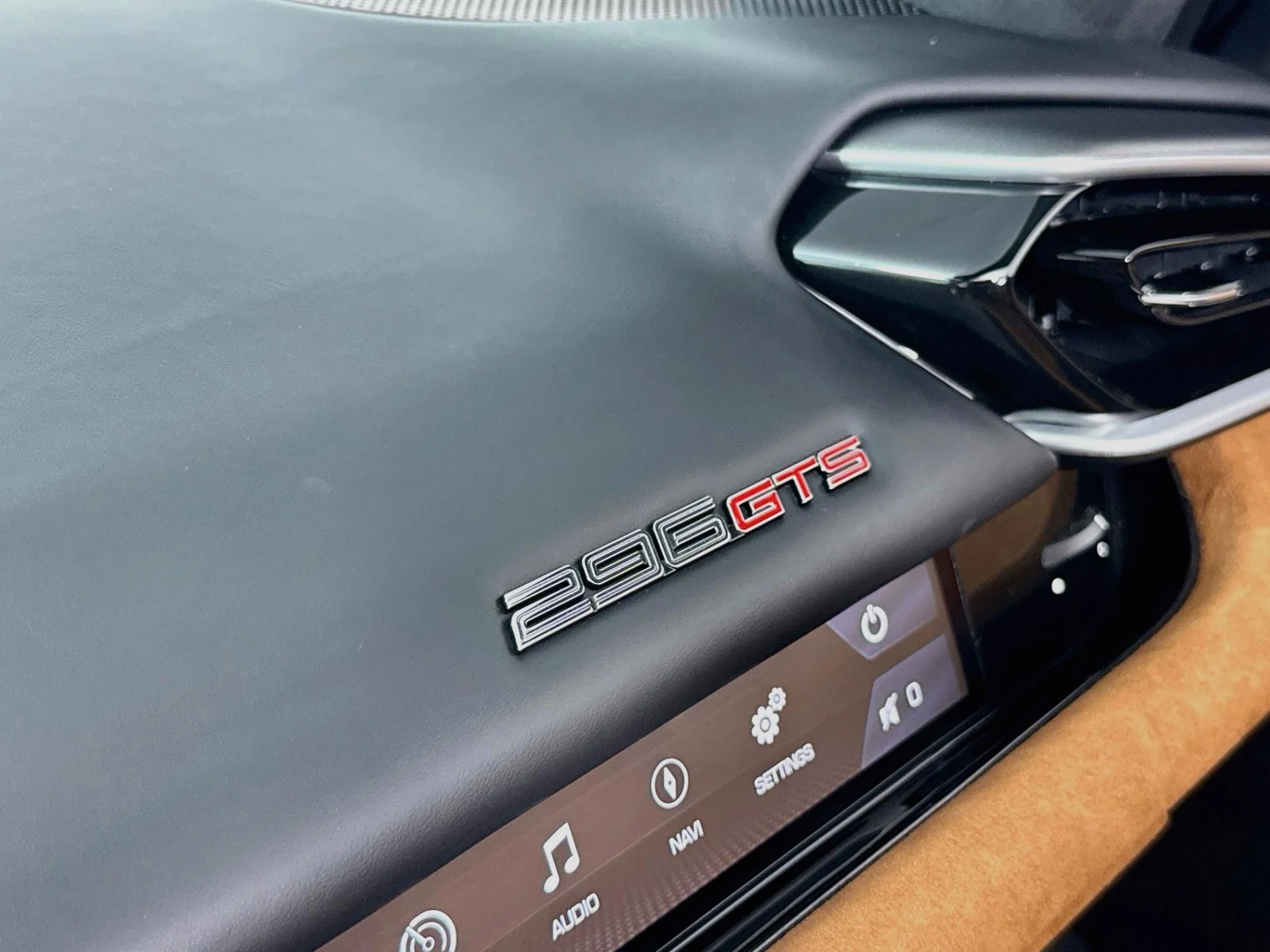 2024 Ferrari 296 GTS, 16/30