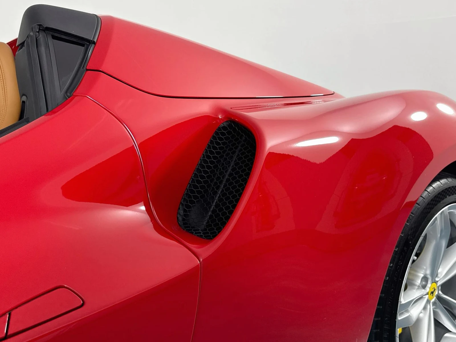 2024 Ferrari 296 GTS, 19/30