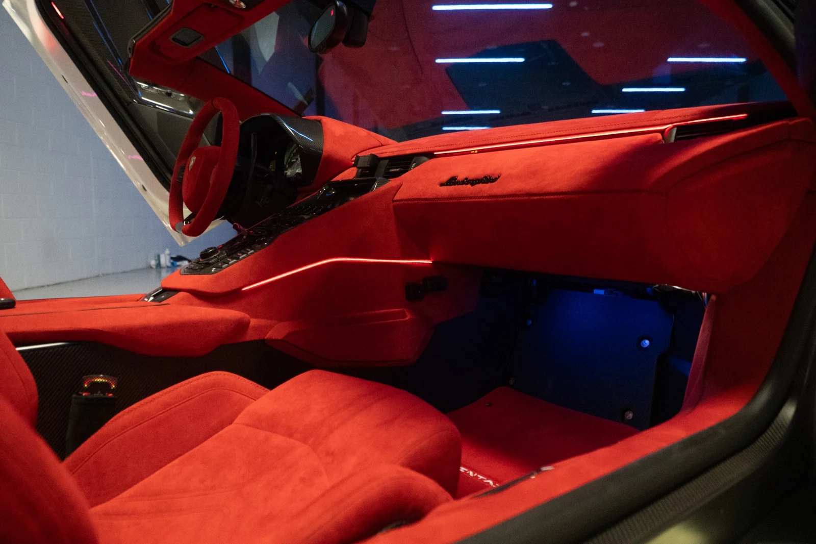 2020 Lamborghini Aventador SVJ, 28/30