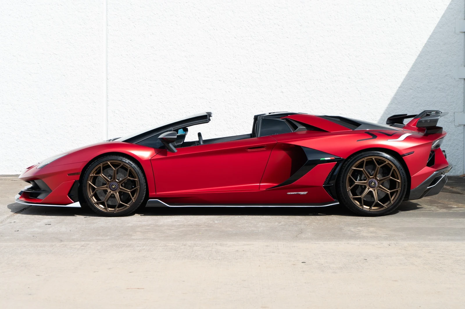 2021 Lamborghini Aventador SVJ Roadster, 2/30