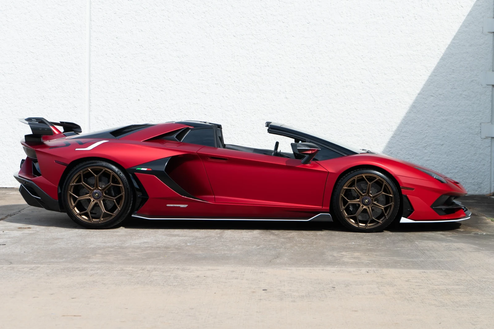 2021 Lamborghini Aventador SVJ Roadster, 8/30