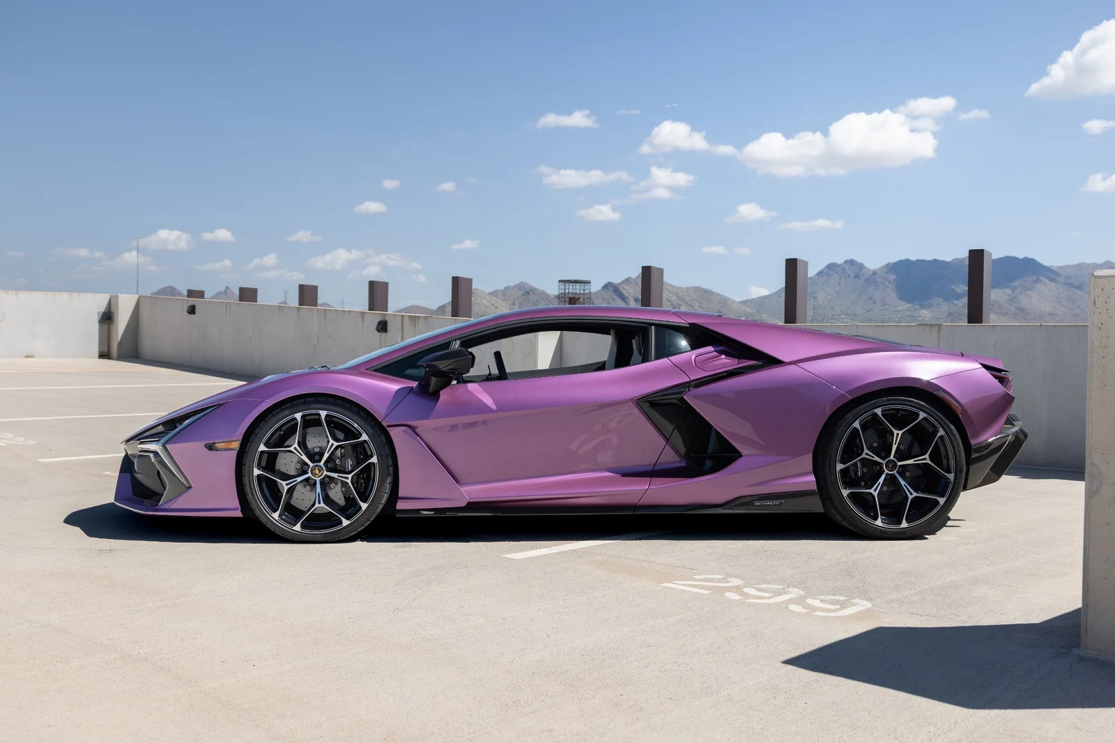 2026 Lamborghini Revuelto, 3/30