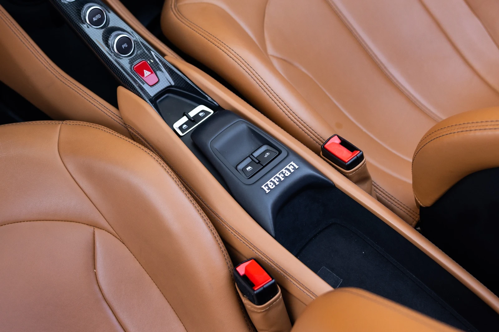 2021 Ferrari F8 Spider, 25/30
