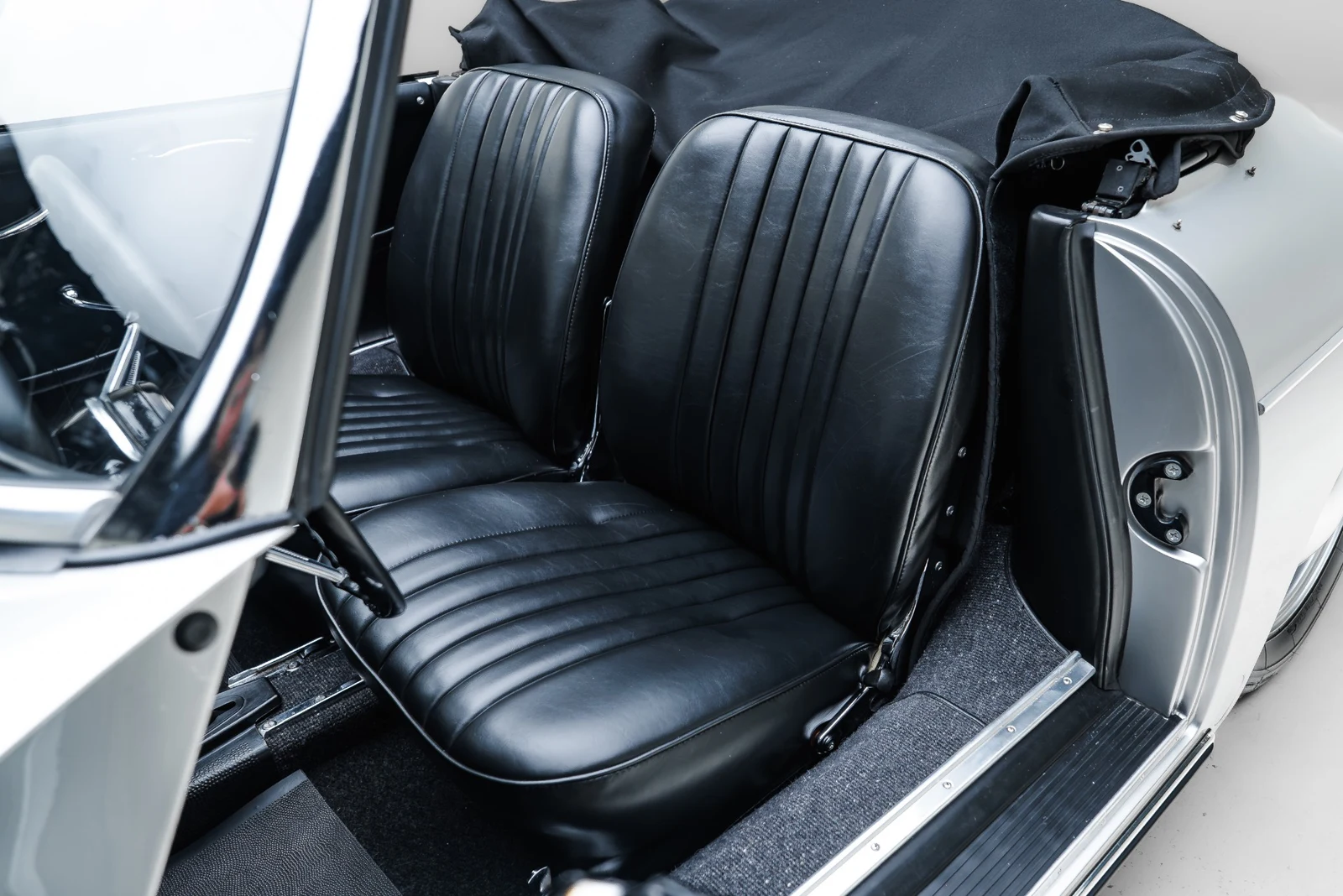 1961 Porsche 356B Roadster, 2/30