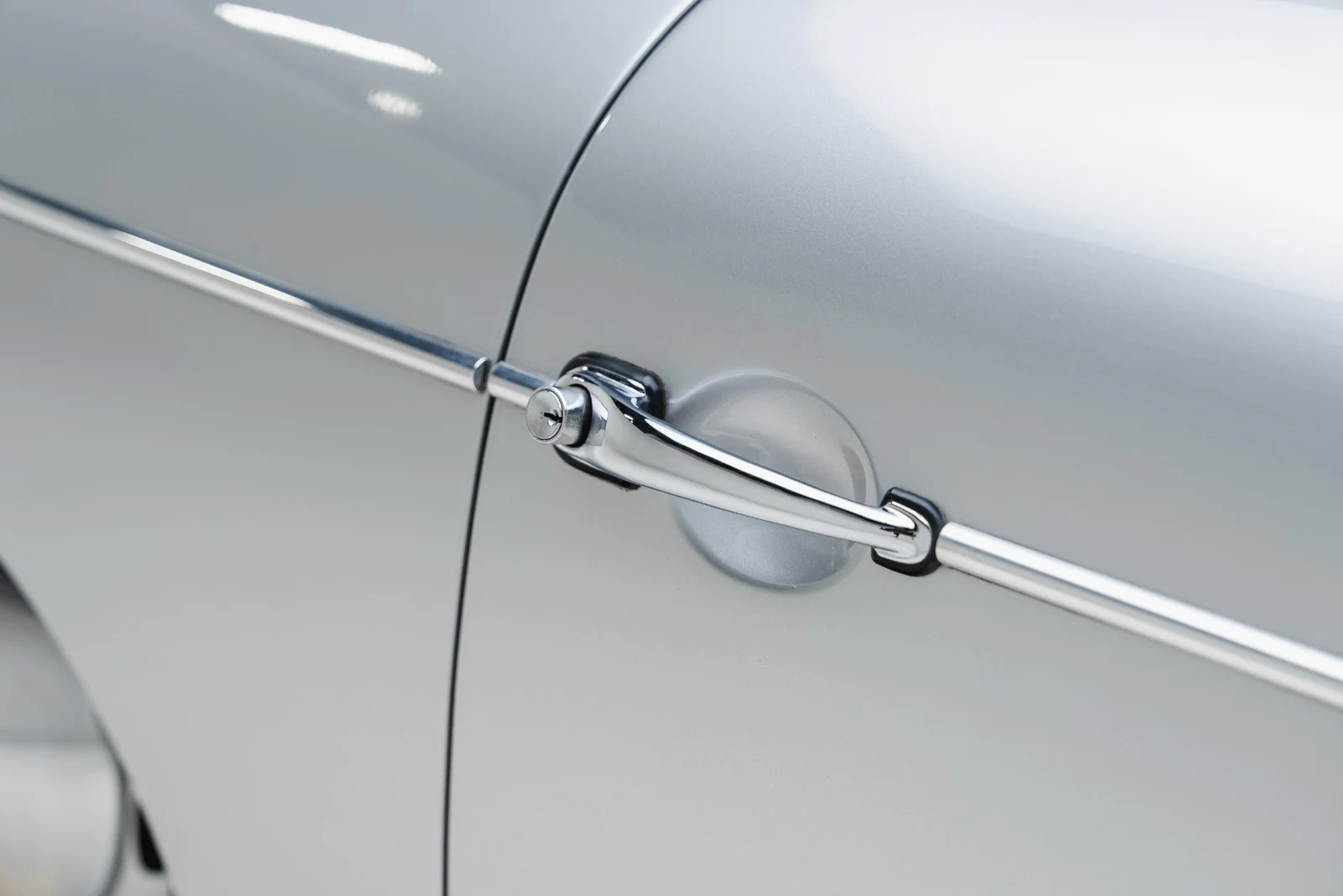 1961 Porsche 356B Roadster, 15/30