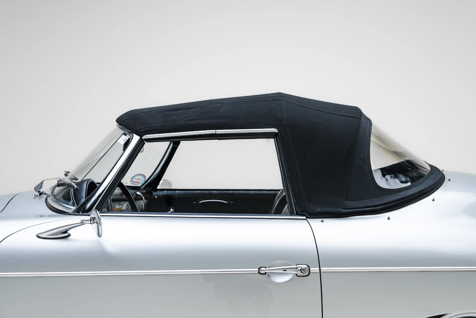 1961 Porsche 356B Roadster, 16/30