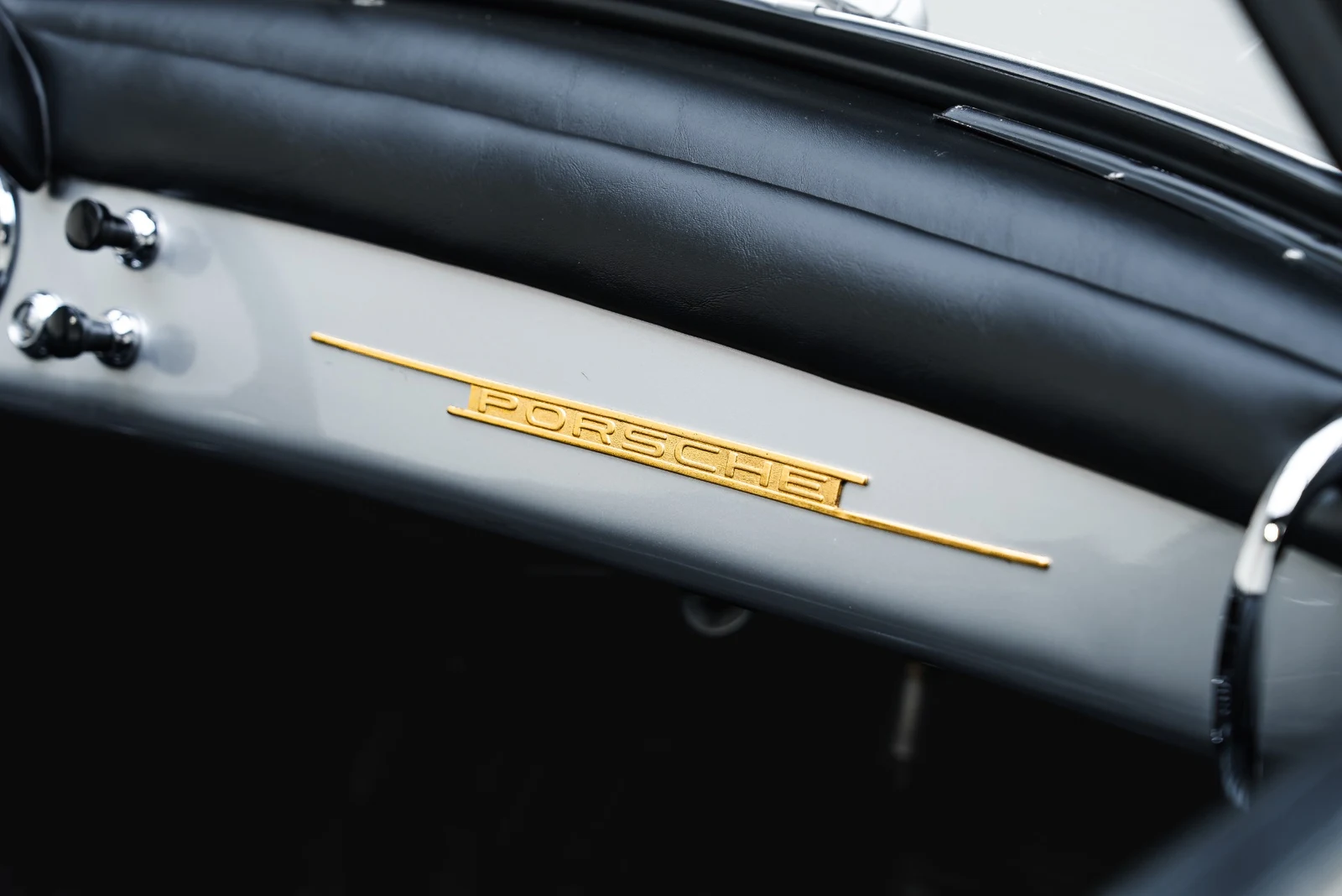 1961 Porsche 356B Roadster, 28/30