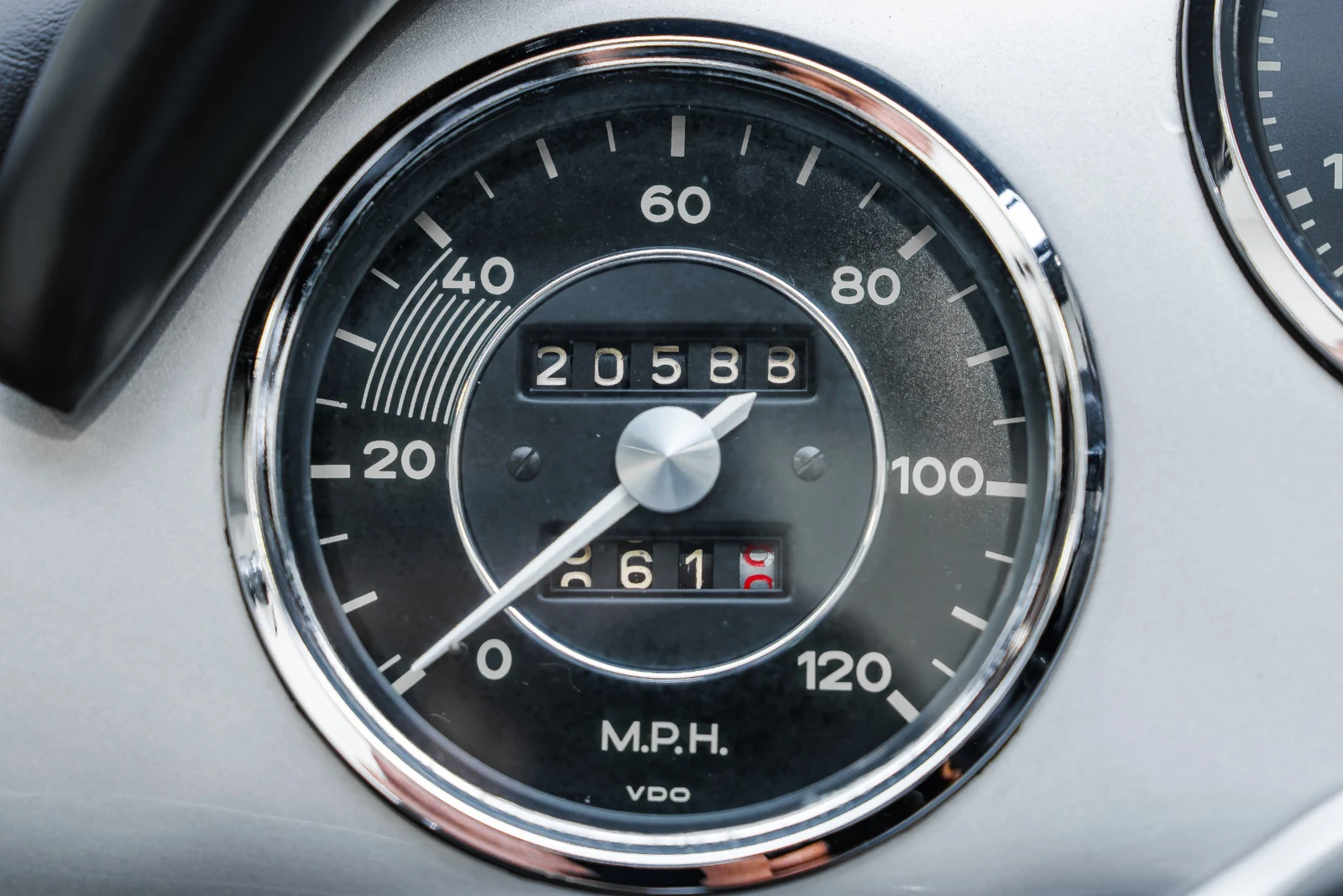 1961 Porsche 356B Roadster, 29/30