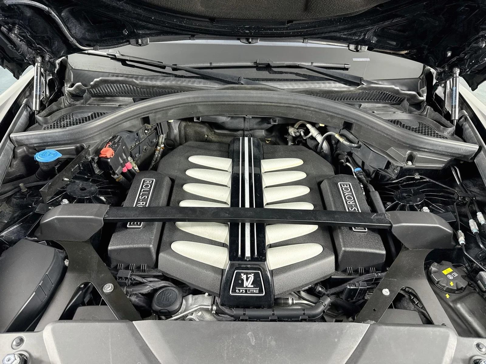 2020 Rolls-Royce Cullinan, 14/30