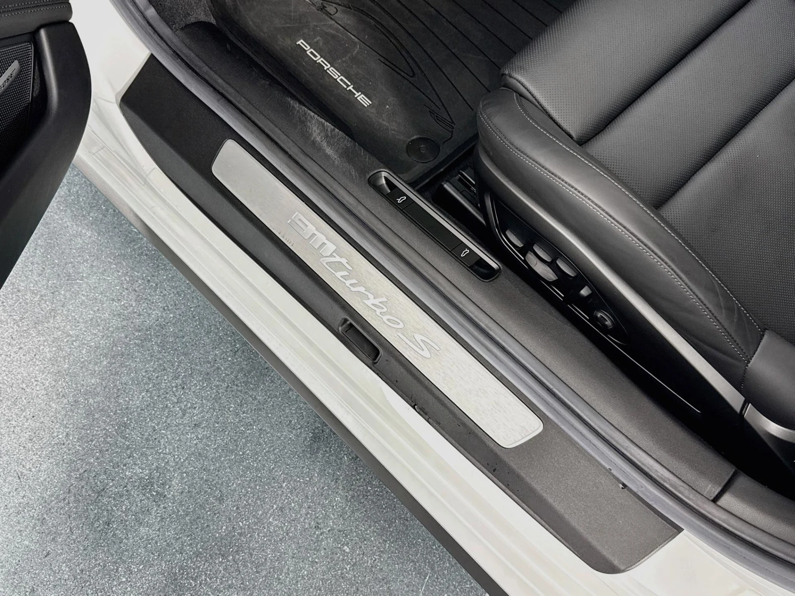 2024 Porsche 911 (992.1) Turbo S, 20/30