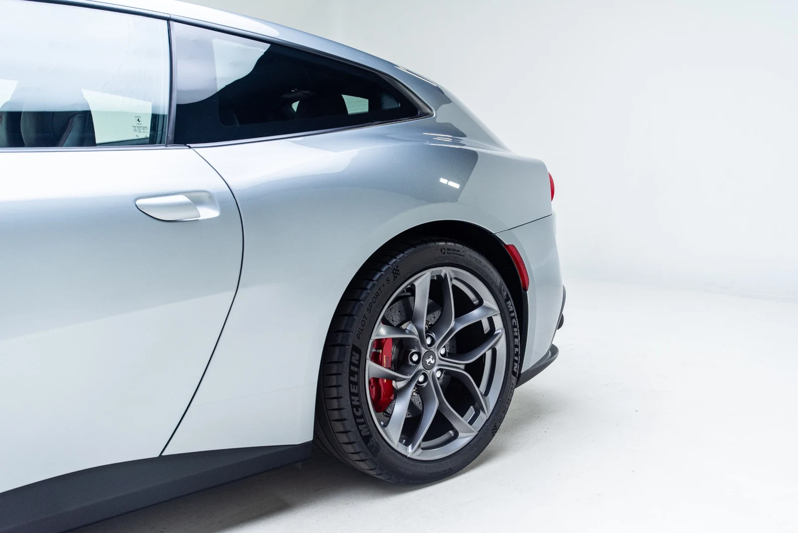 2018 Ferrari GTC4Lusso T, 10/30