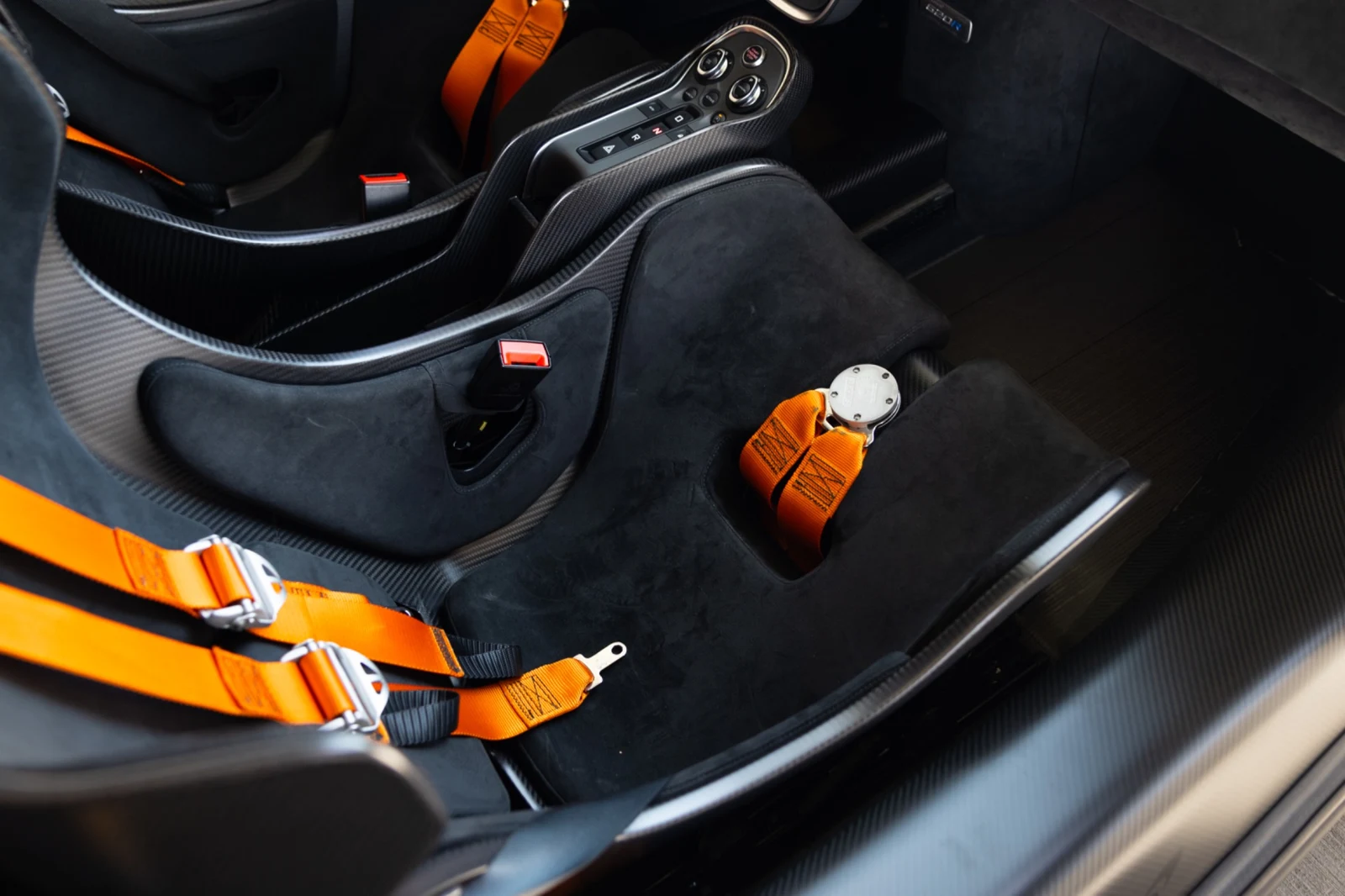 2020 McLaren 620R, 29/30