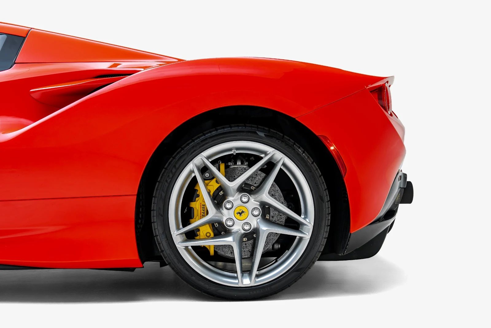 2022 Ferrari F8 Spider, 9/30