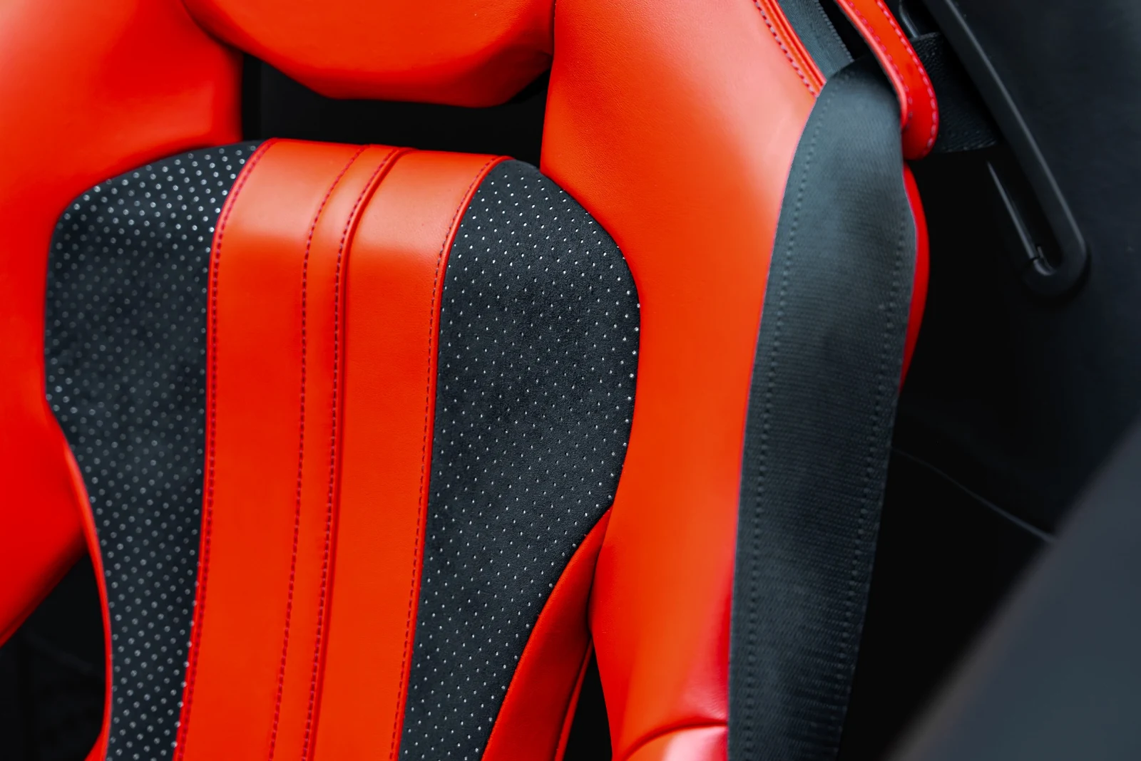 2022 Ferrari F8 Spider, 21/30