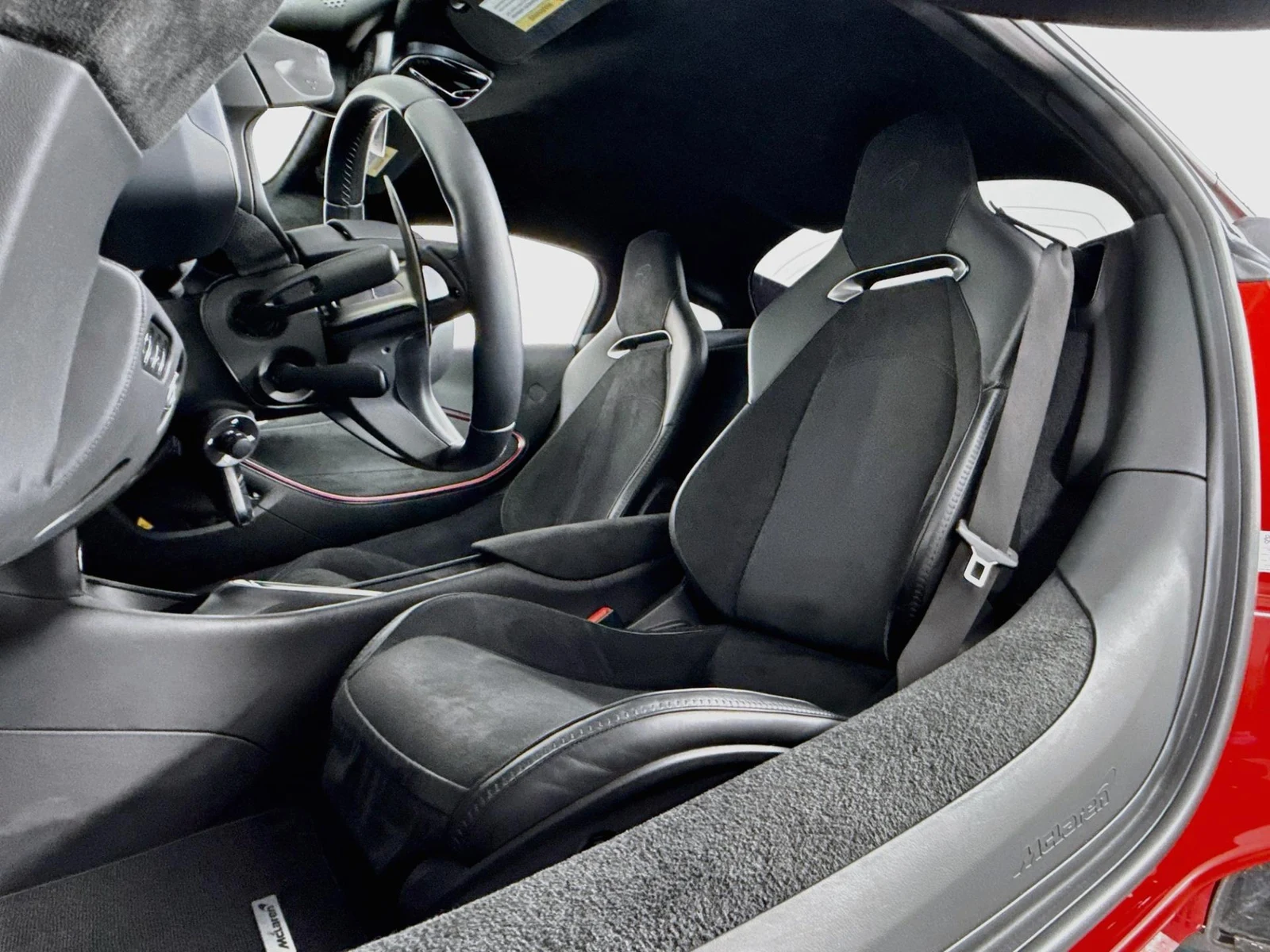 2024 McLaren Artura, 5/30