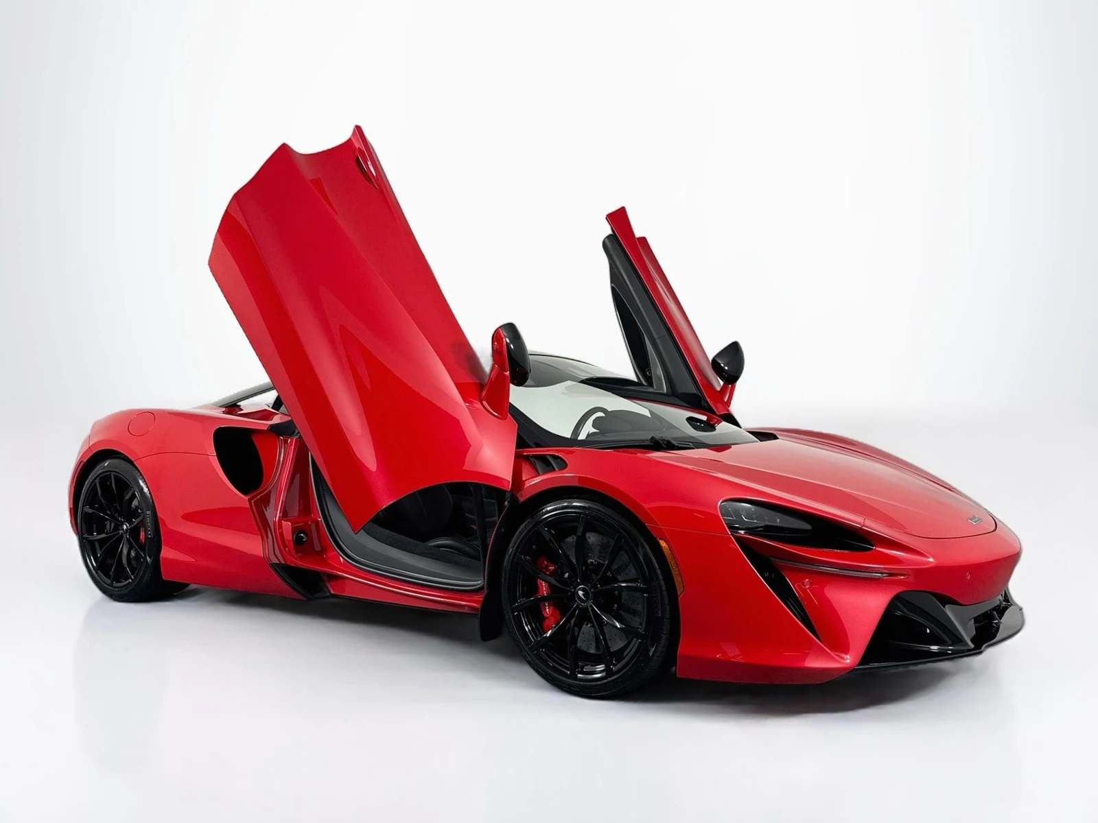 2024 McLaren Artura, 28/30