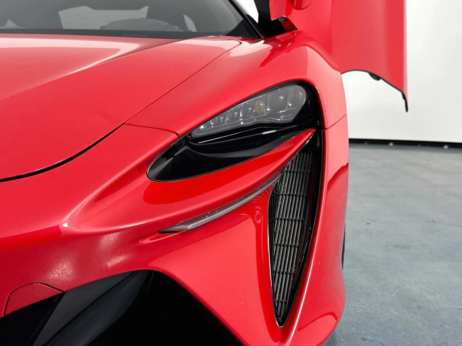 2024 McLaren Artura, 29/30