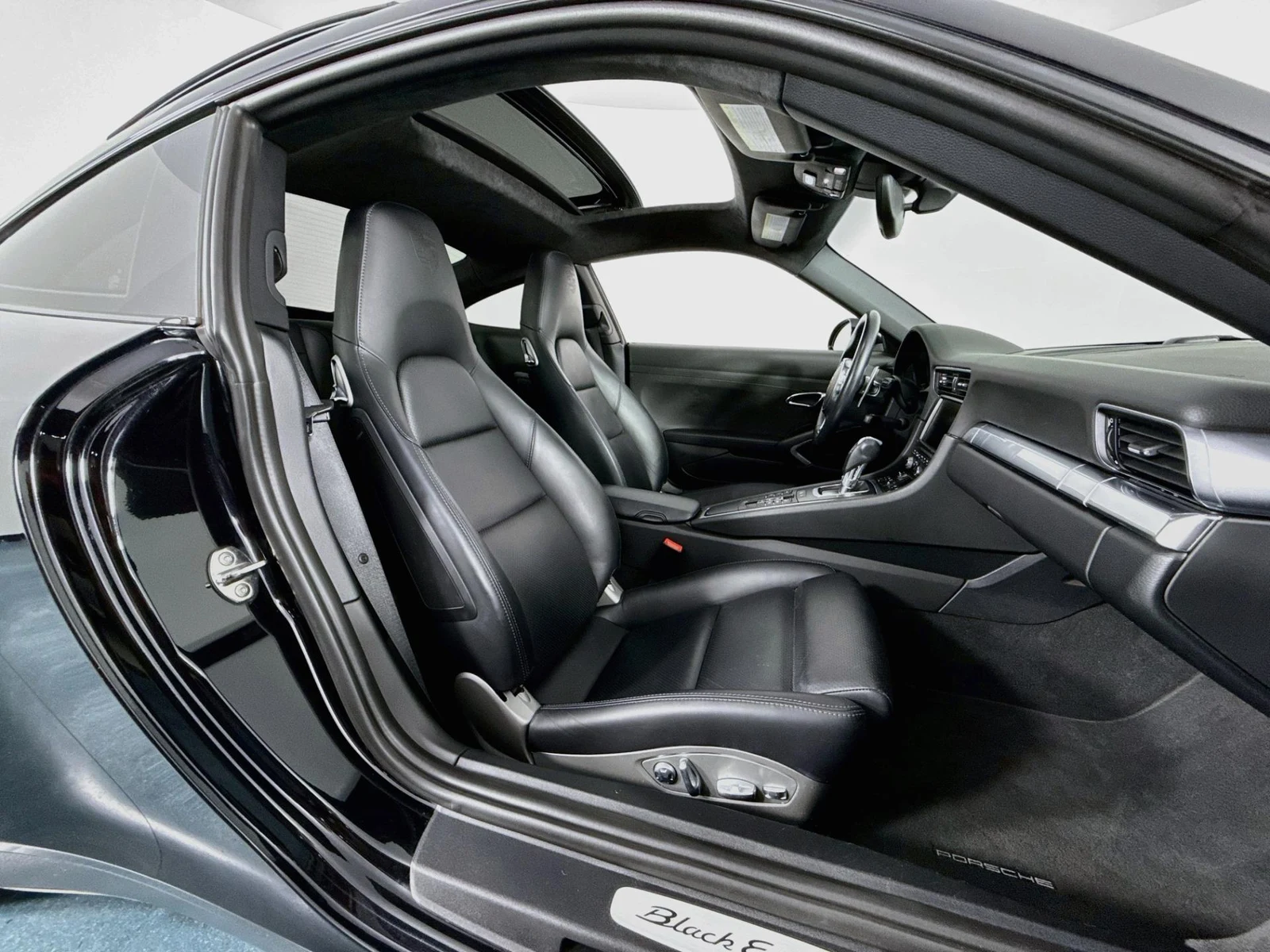 2016 Porsche 911 (991.1) Carrera Black Edition, 13/30