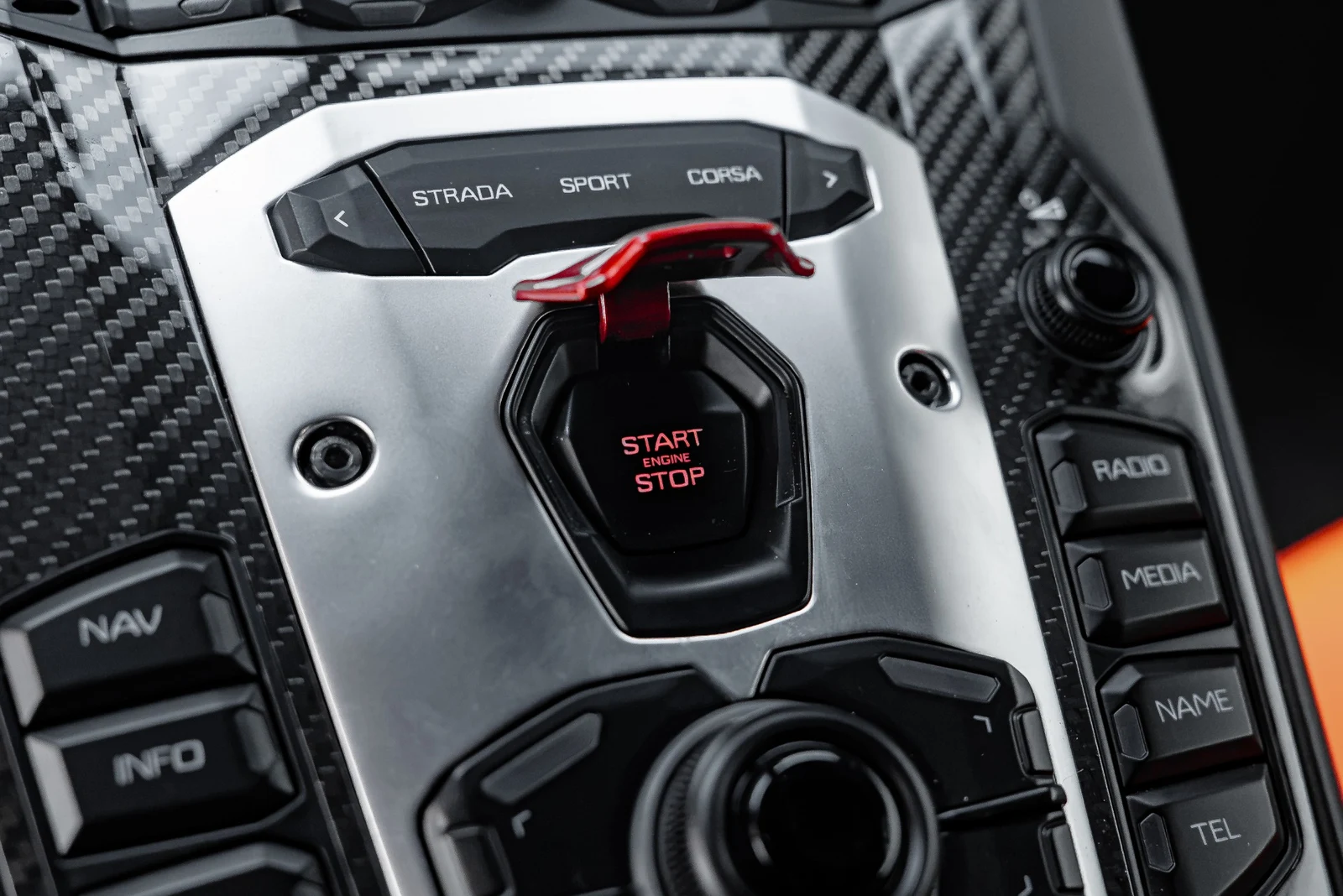 2014 Lamborghini Aventador LP700-4, 27/30