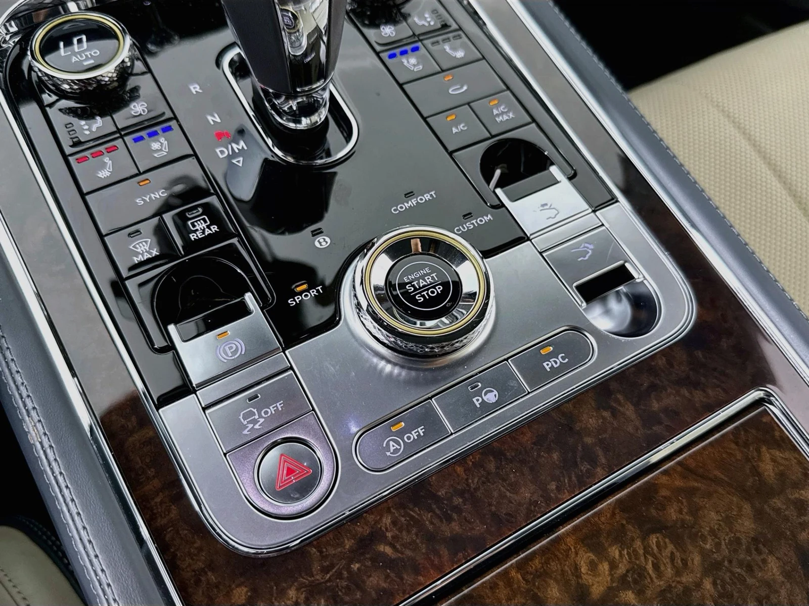 2020 Bentley Continental GT V8, 14/30