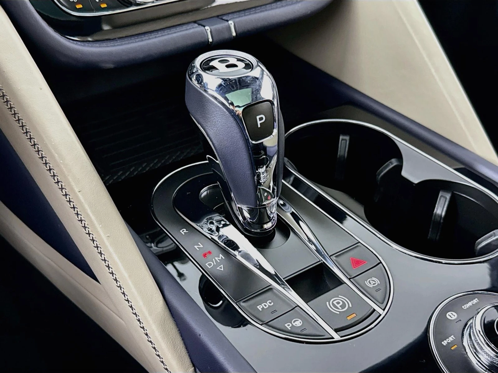 2023 Bentley Bentayga Azure V8, 9/30