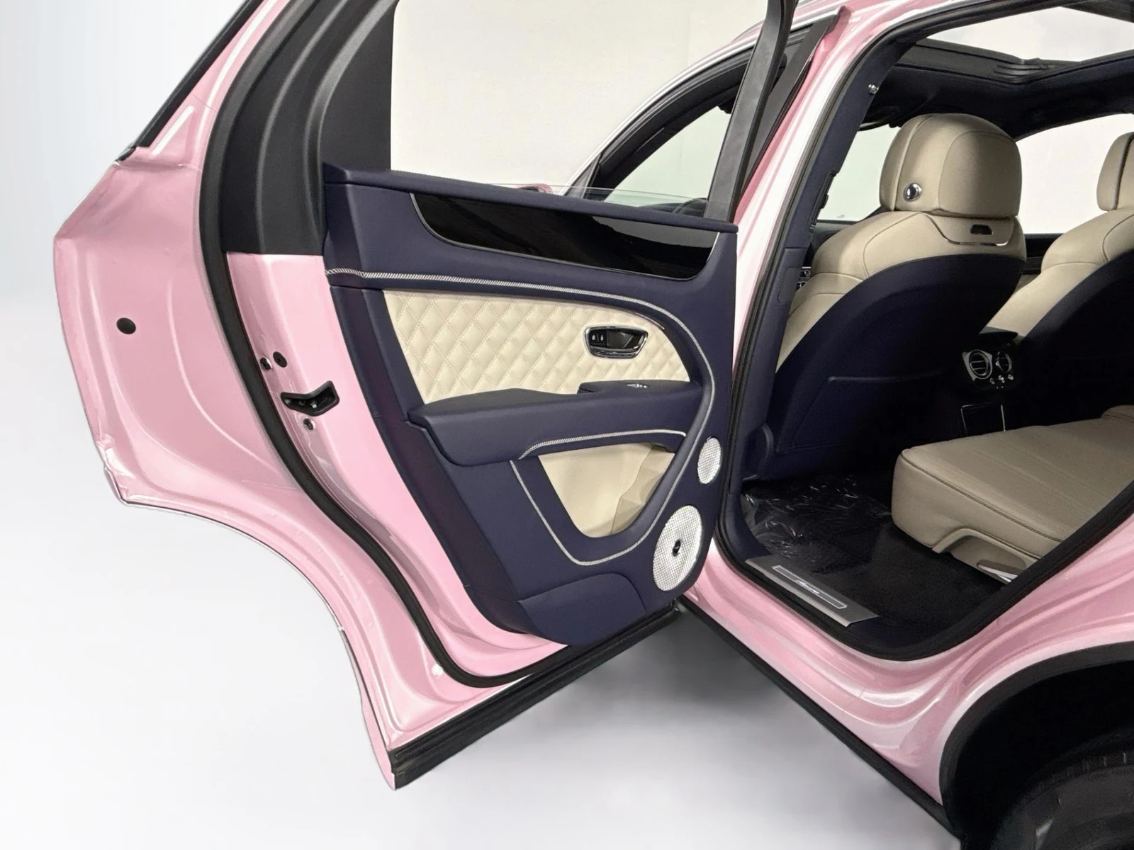 2023 Bentley Bentayga Azure V8, 19/30
