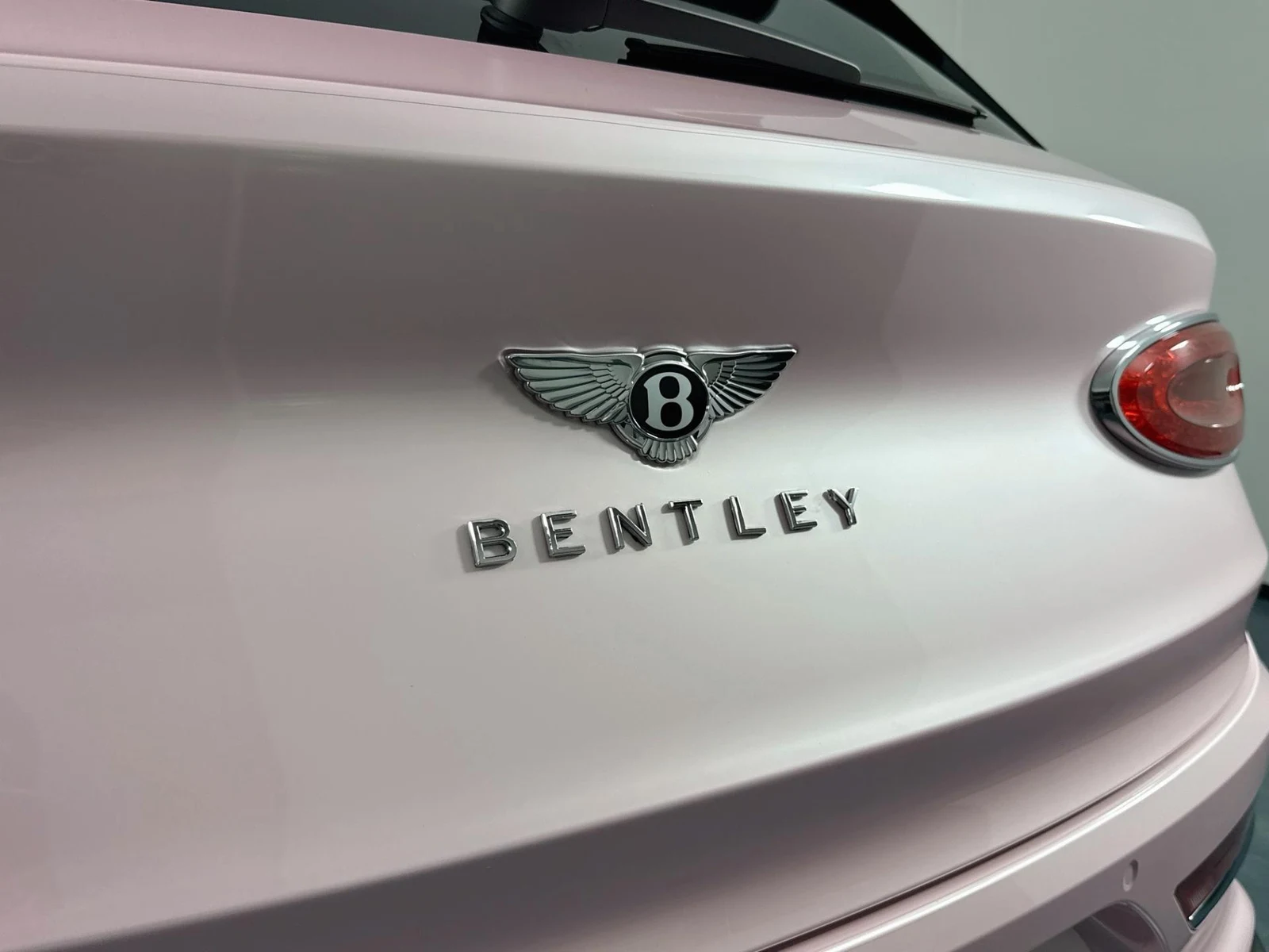 2023 Bentley Bentayga Azure V8, 23/30