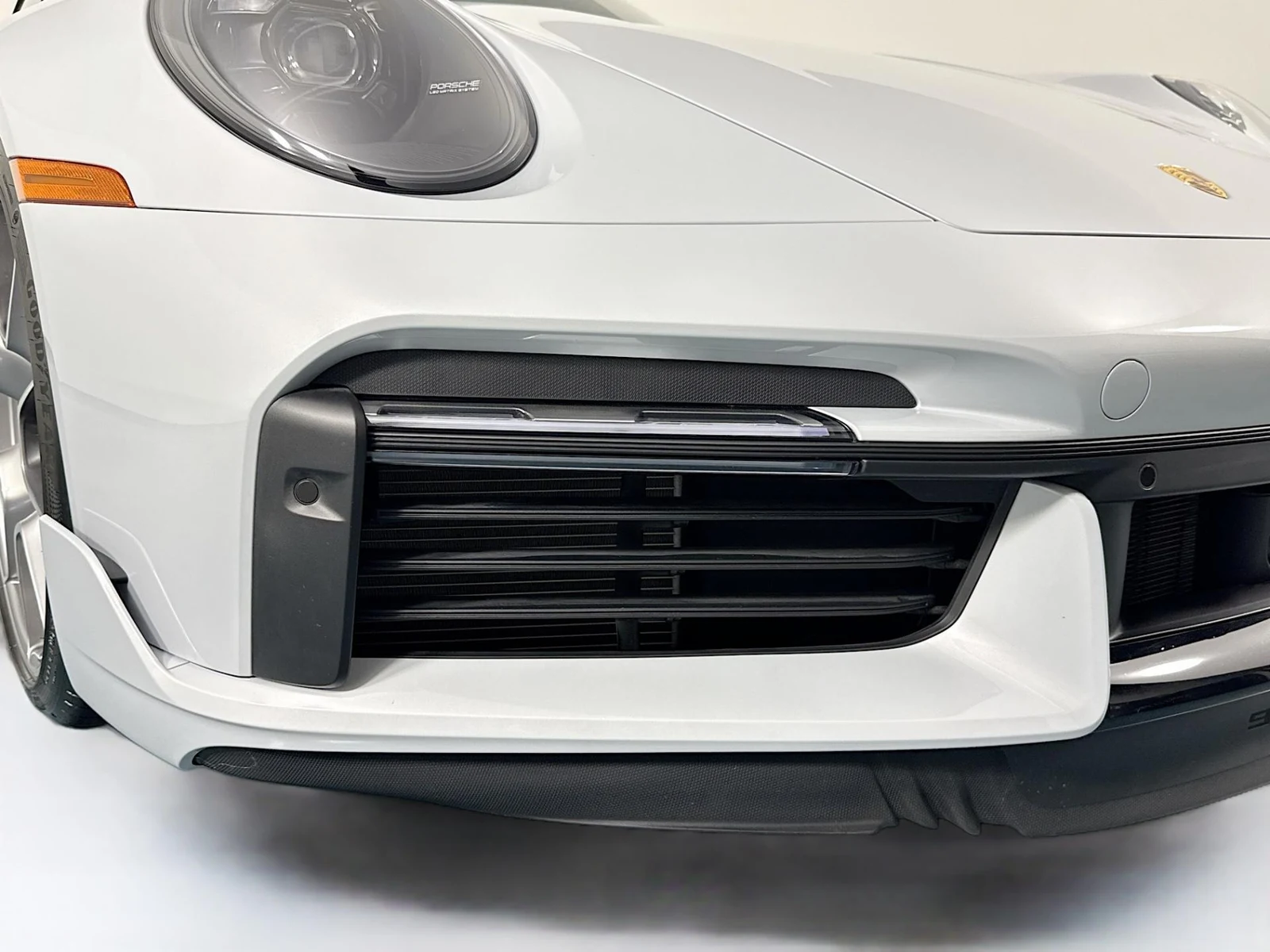 2025 Porsche 911 (992.1) Turbo S, 28/30
