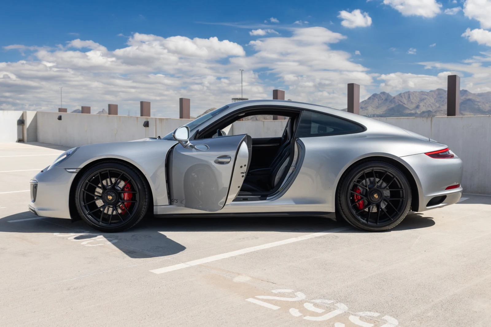2018 Porsche 911 (991.2) Carrera GTS, 6/30
