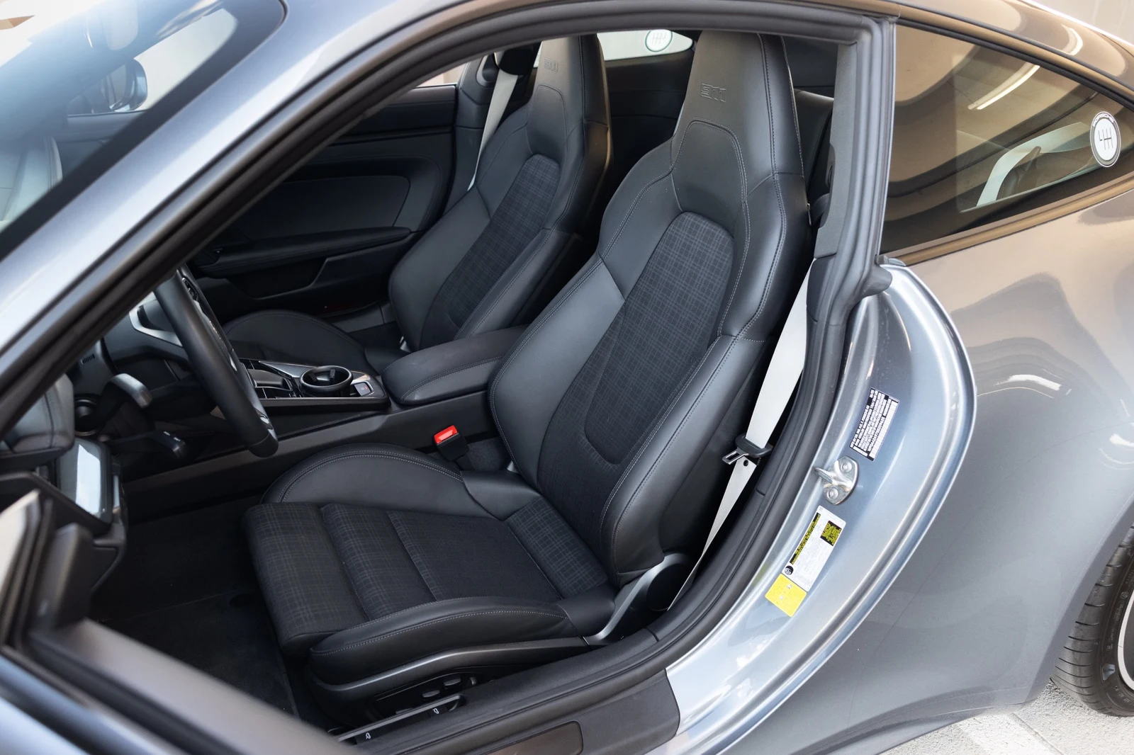 2025 Porsche 911 (992.2) Carrera T, 2/30