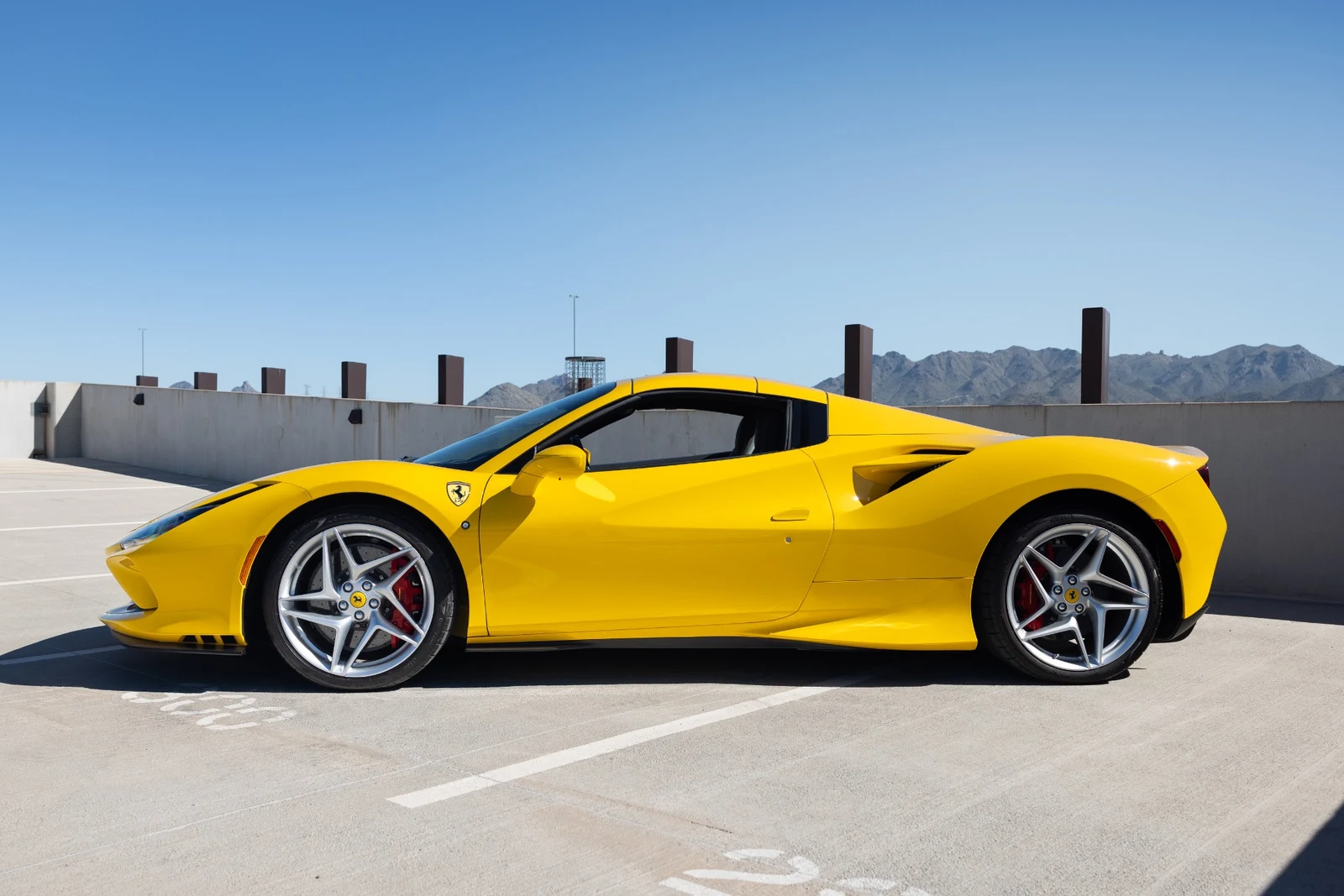 2022 Ferrari F8 Spider, 6/30