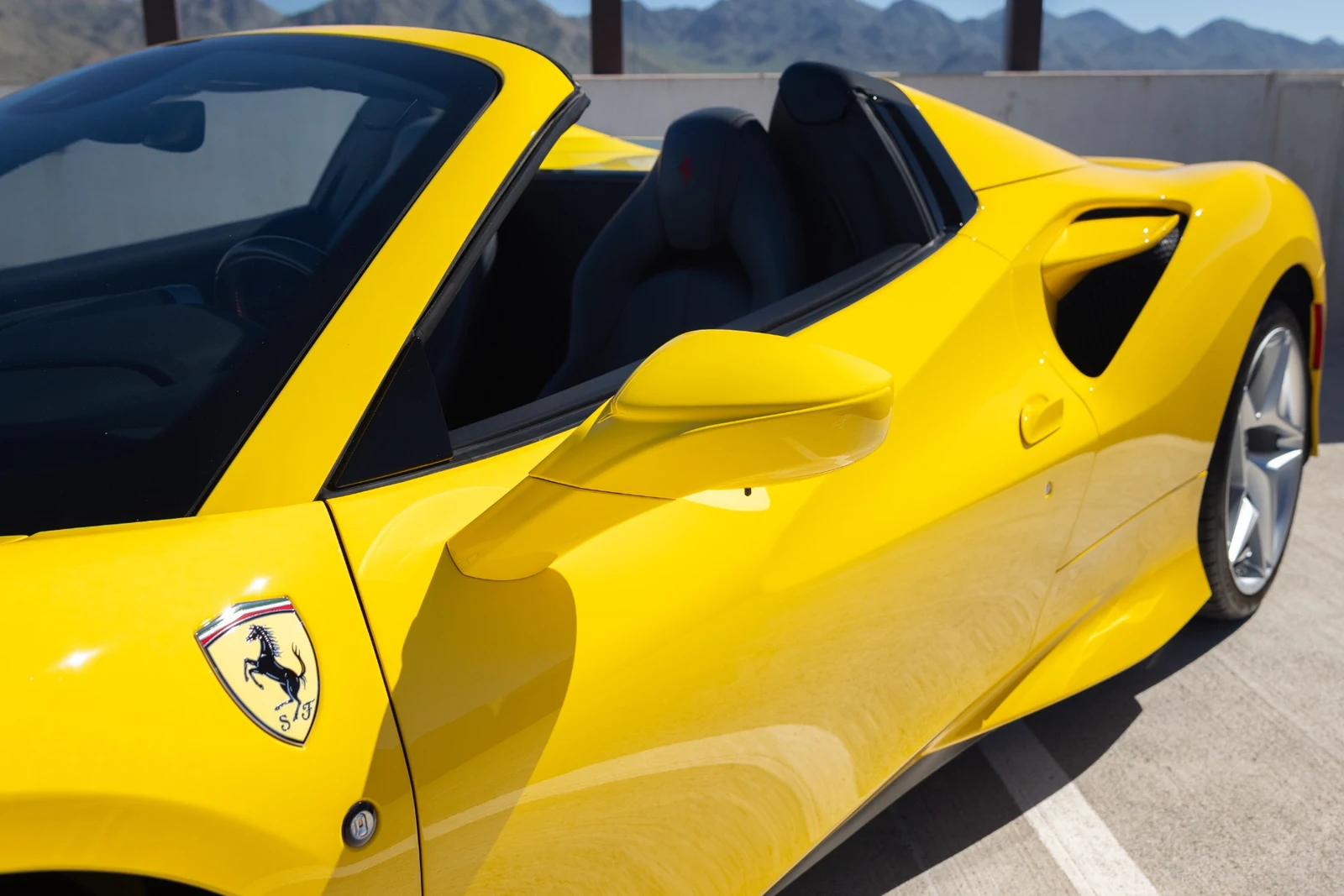 2022 Ferrari F8 Spider, 8/30