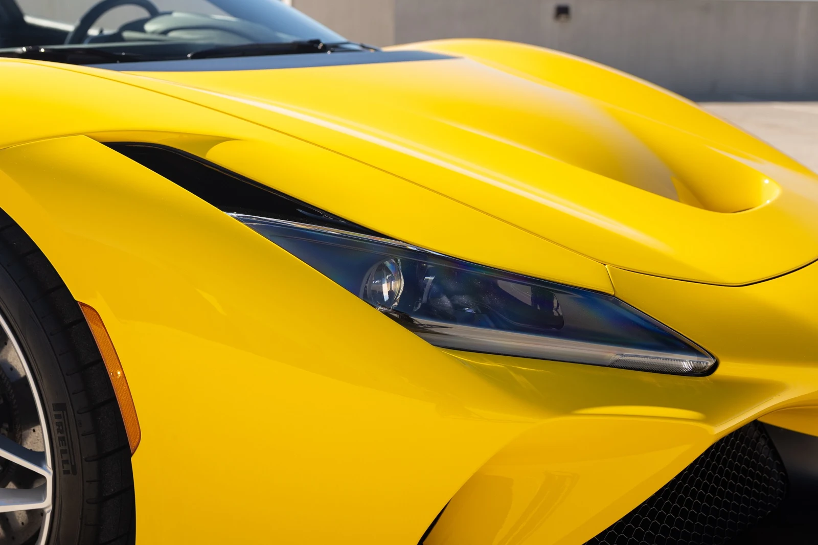 2022 Ferrari F8 Spider, 9/30