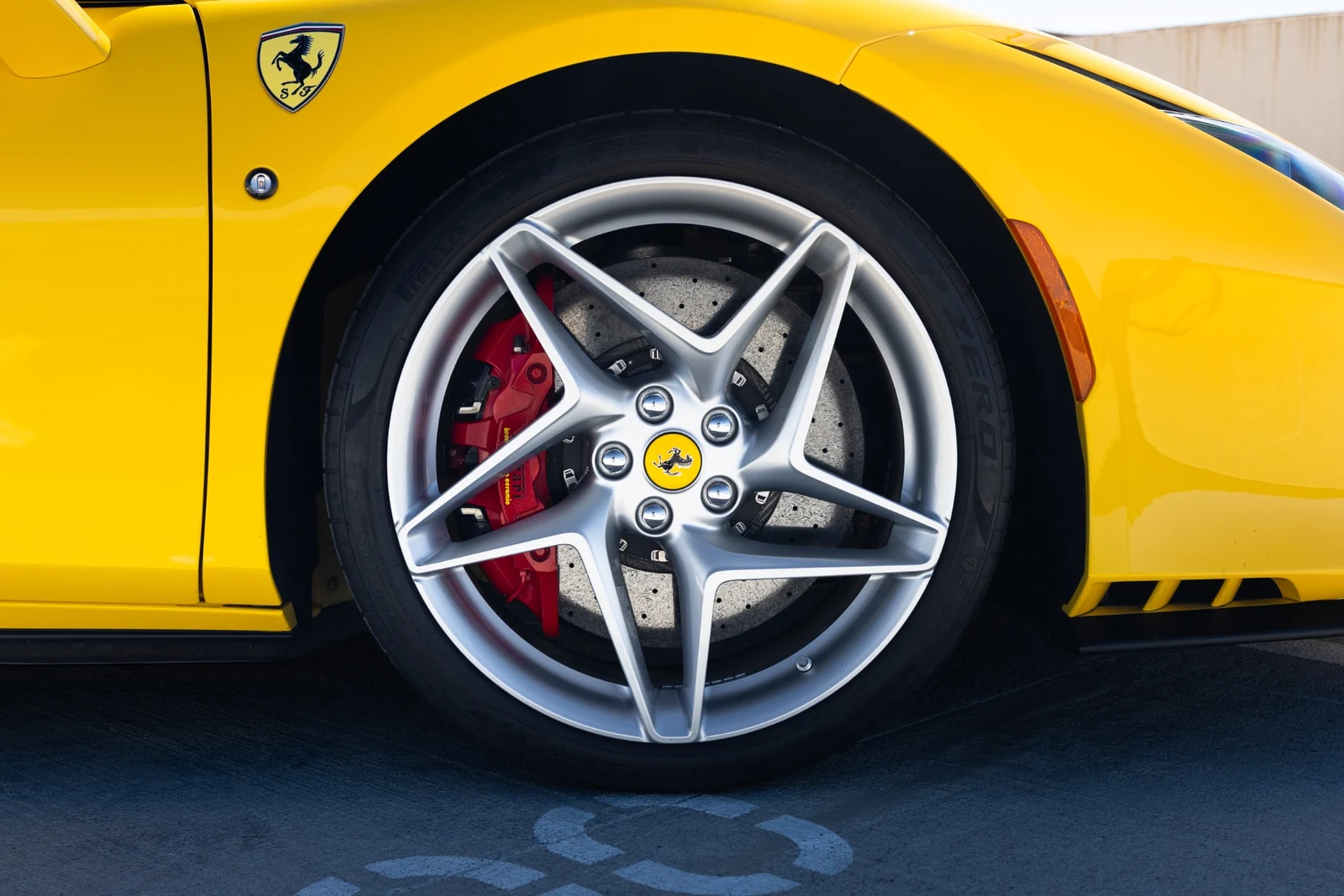 2022 Ferrari F8 Spider, 13/30