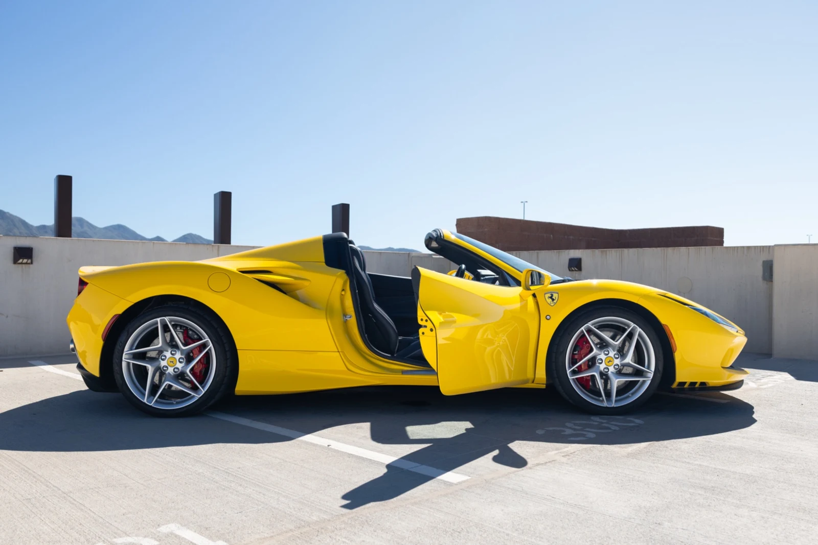 2022 Ferrari F8 Spider, 15/30