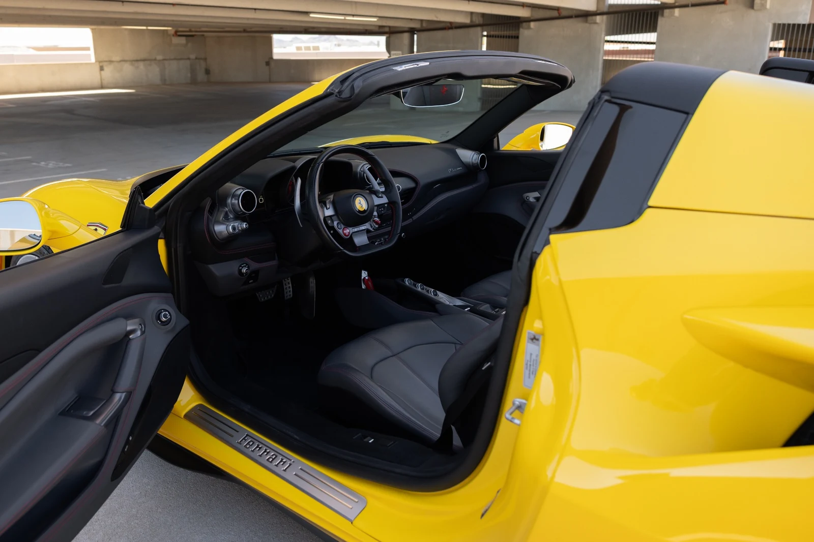 2022 Ferrari F8 Spider, 19/30