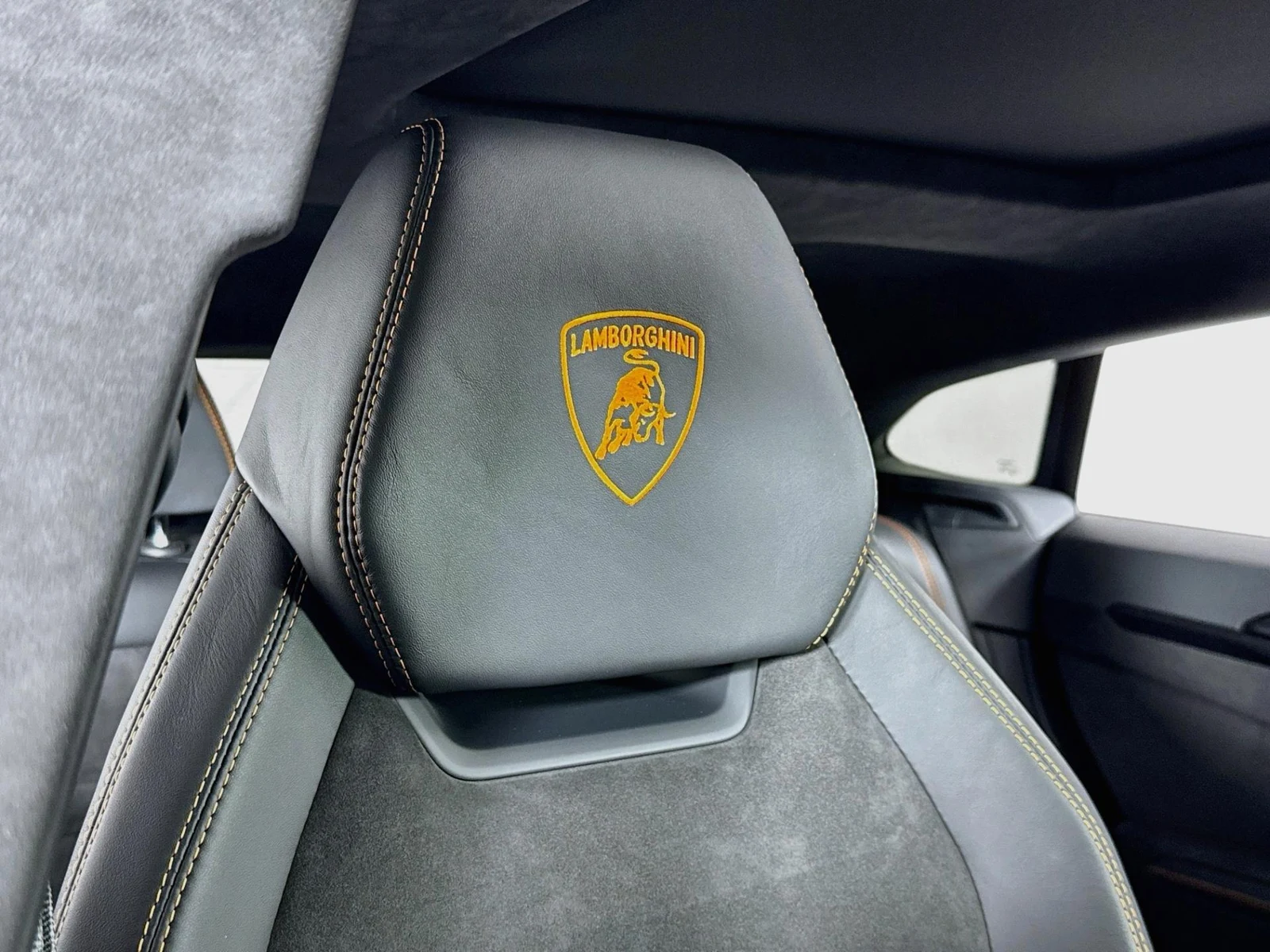 2022 Lamborghini Urus, 27/30