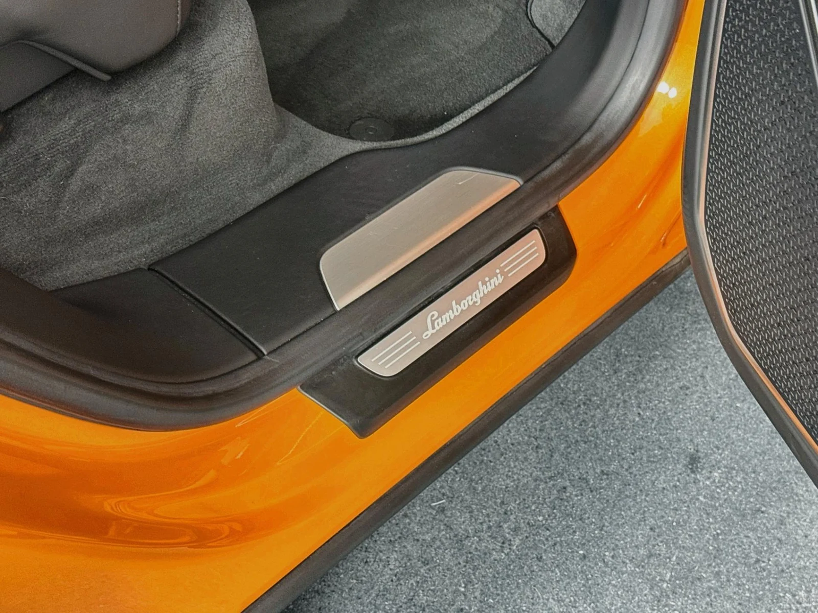 2022 Lamborghini Urus, 29/30
