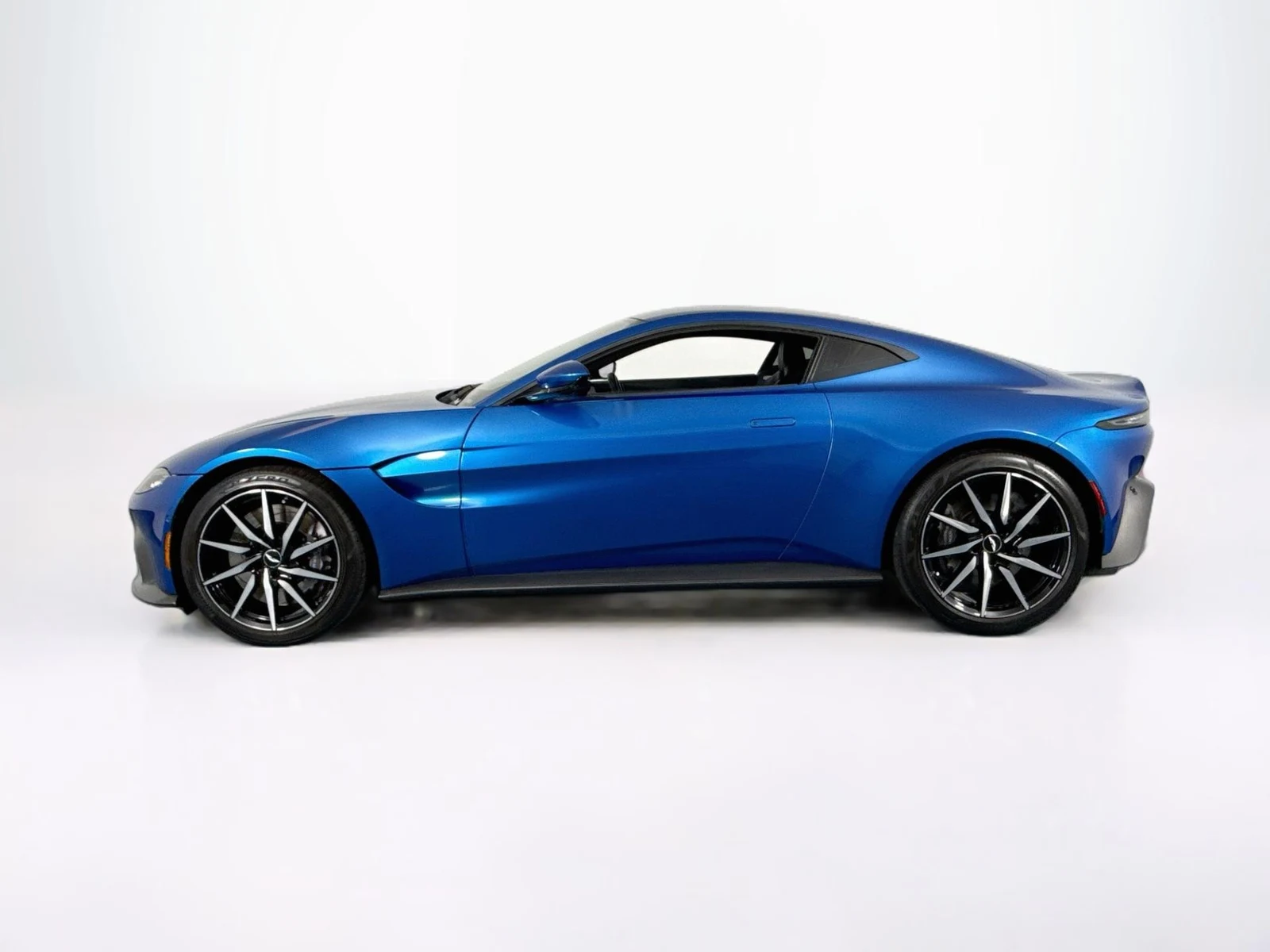 2020 Aston Martin Vantage, 4/30