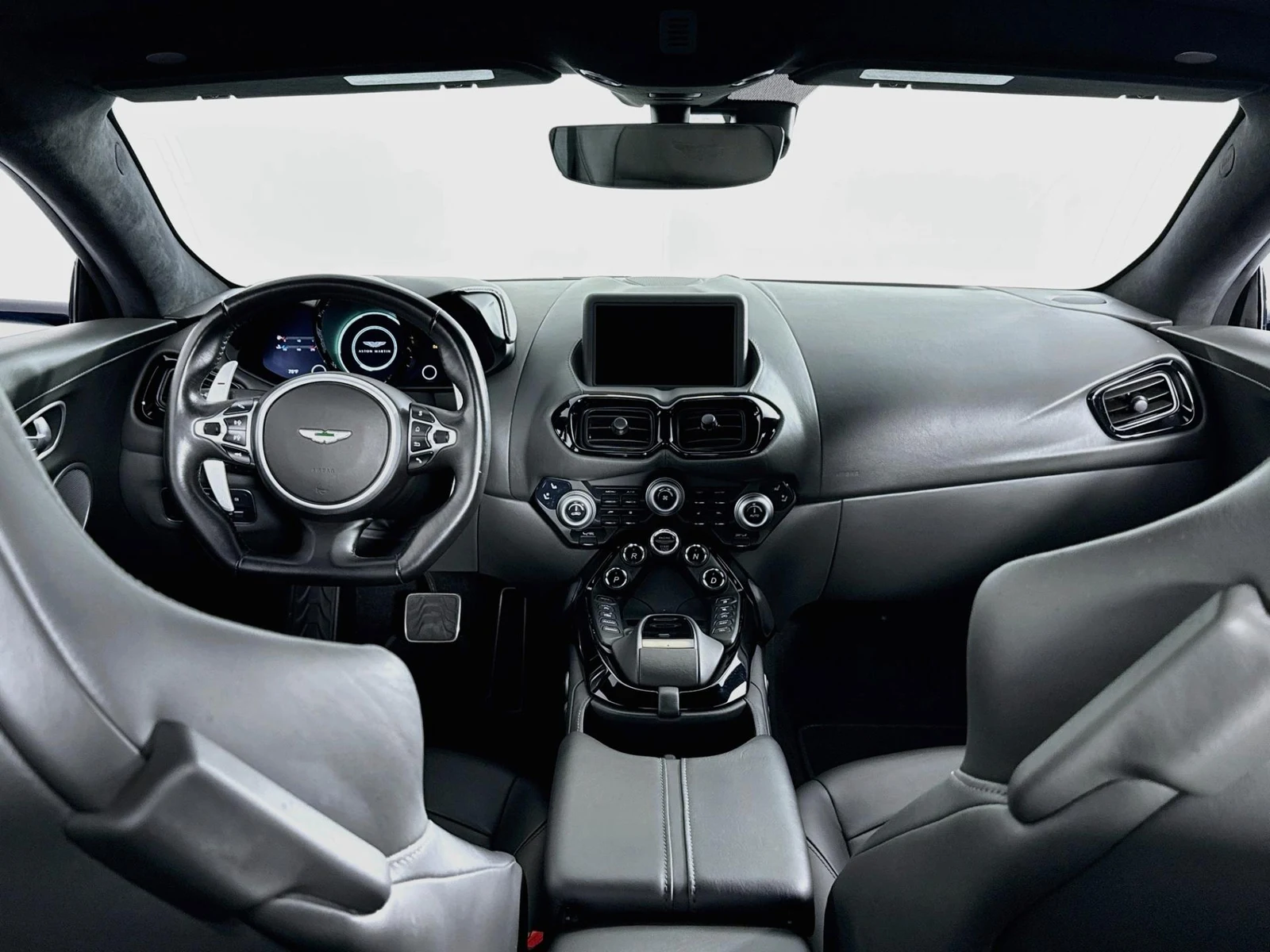 2020 Aston Martin Vantage, 16/30