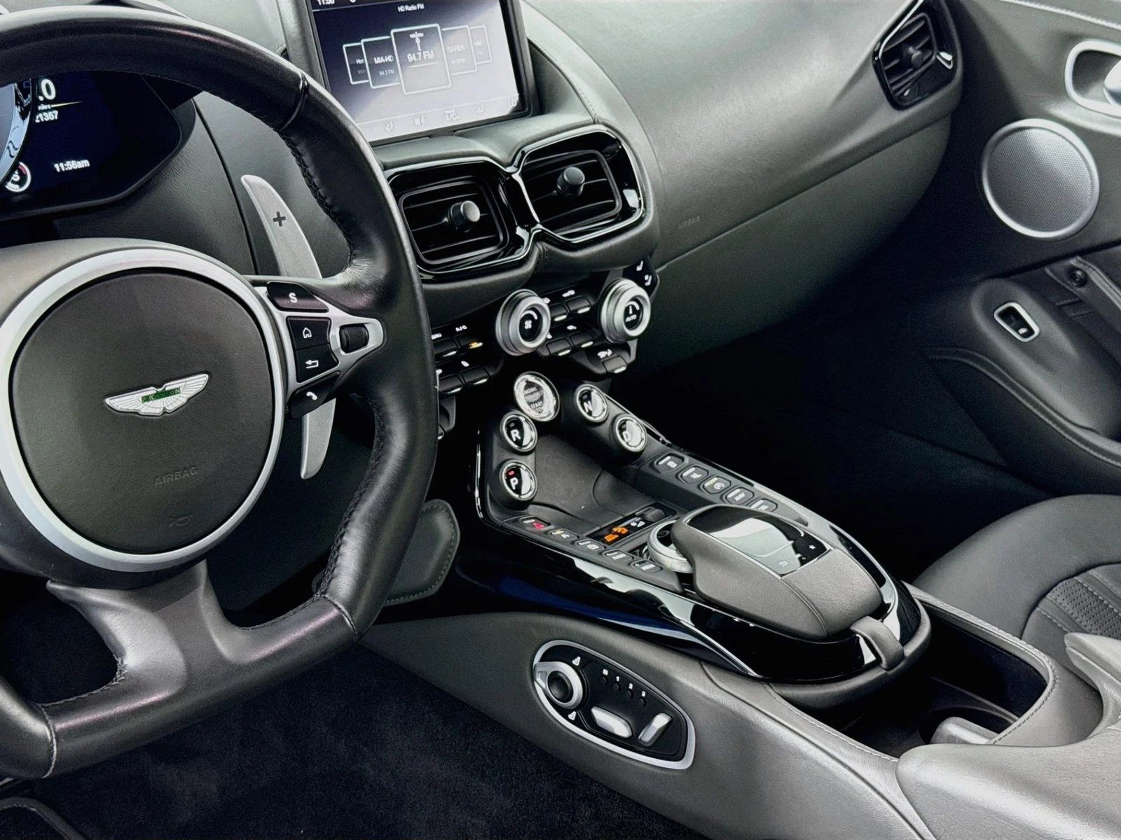 2020 Aston Martin Vantage, 21/30