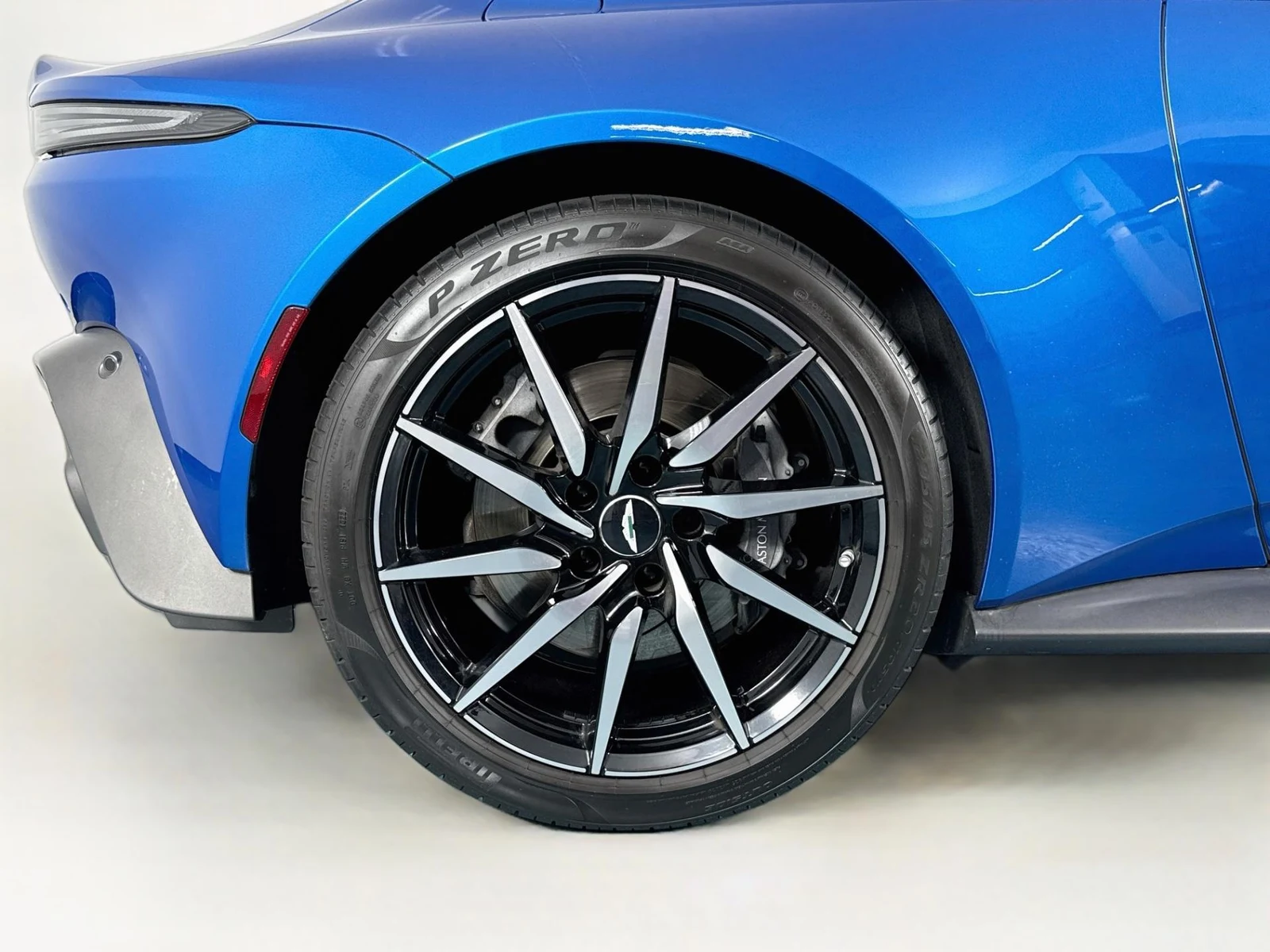 2020 Aston Martin Vantage, 25/30
