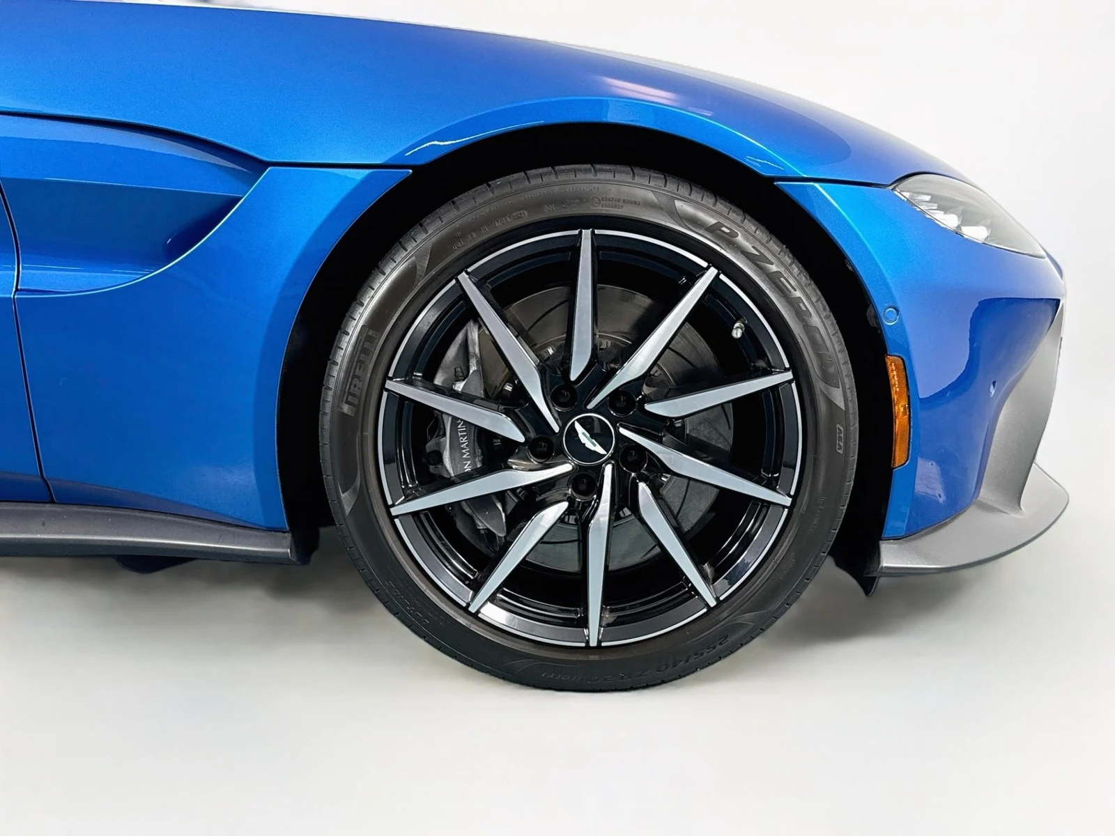2020 Aston Martin Vantage, 27/30
