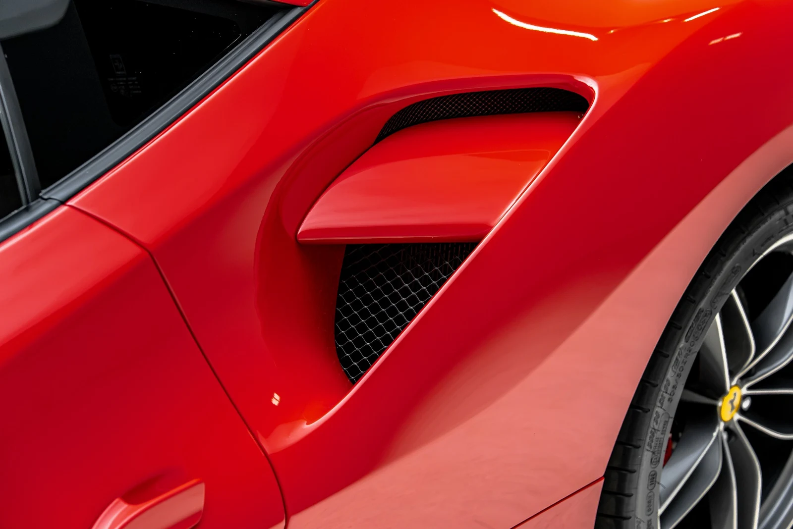 2018 Ferrari 488 GTB, 12/30